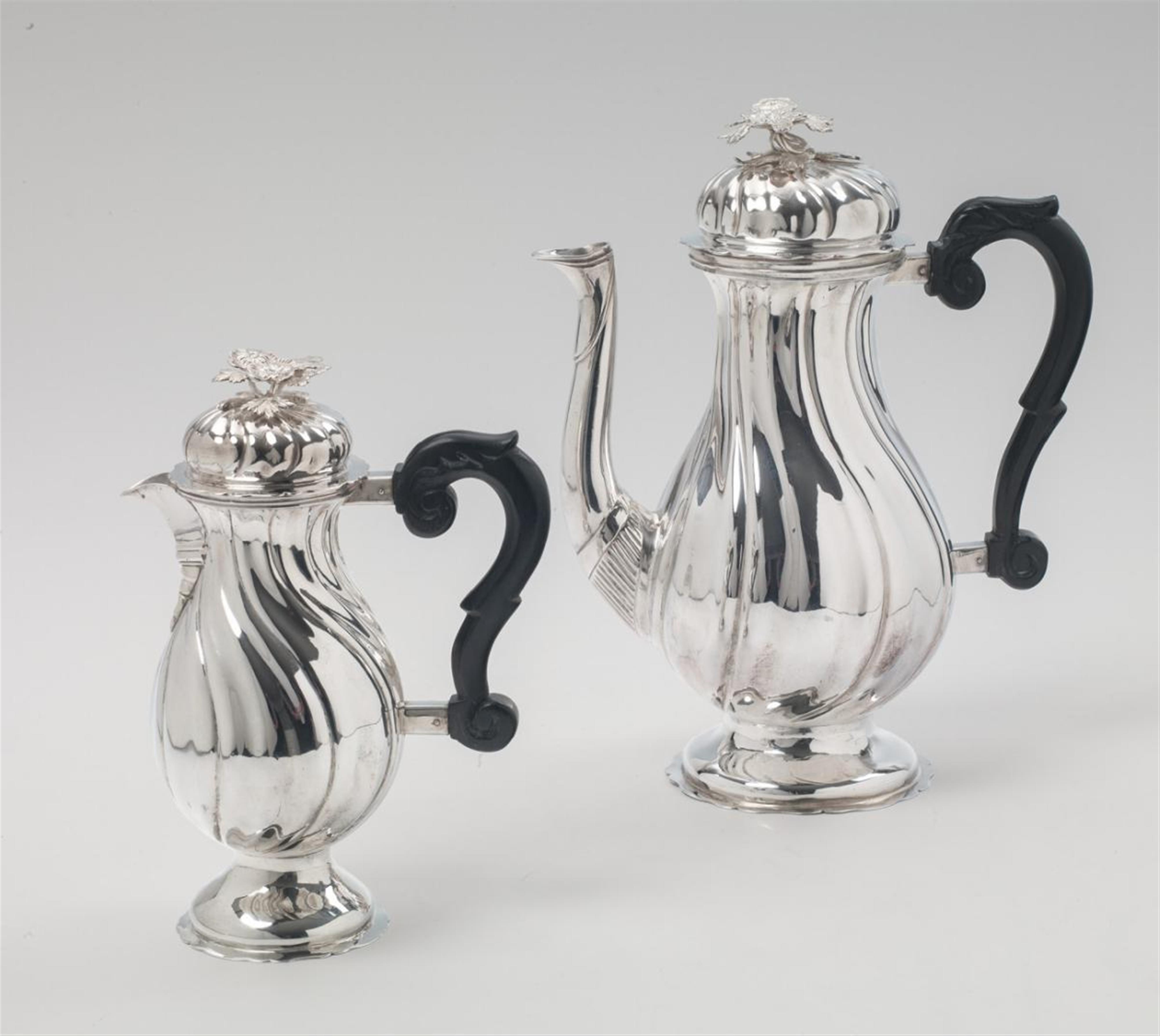 A pair of Elberfeld silver pitchers. Marks of master IHM, 1763 - 65. - image-1