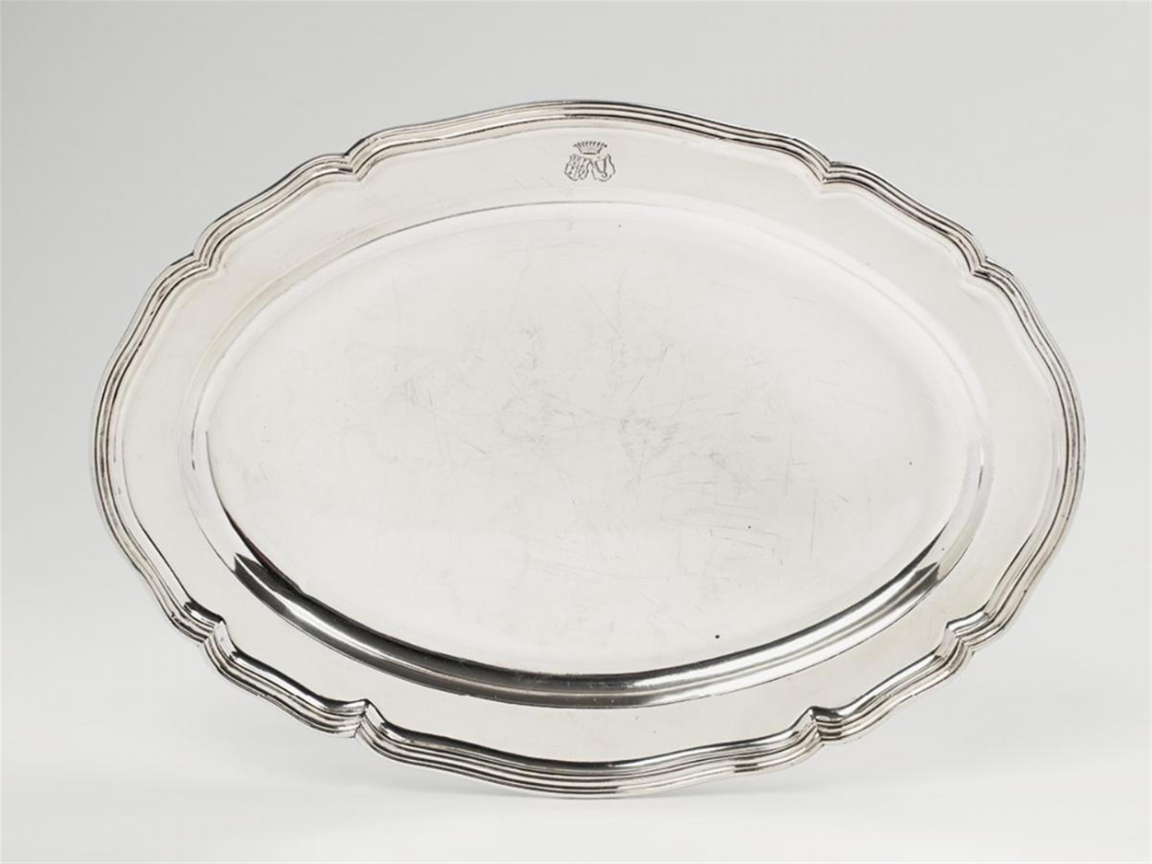 An oval silver platter. Unmarked, probably Münster, ca. 1830. - image-1