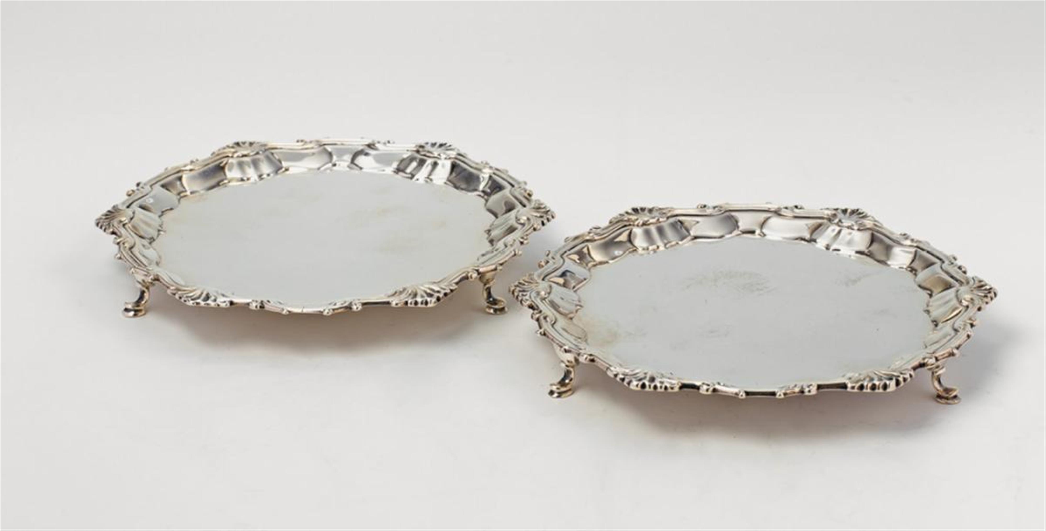 A pair of George II silver salvers. Marks of William Peaston, London 1754. - image-2
