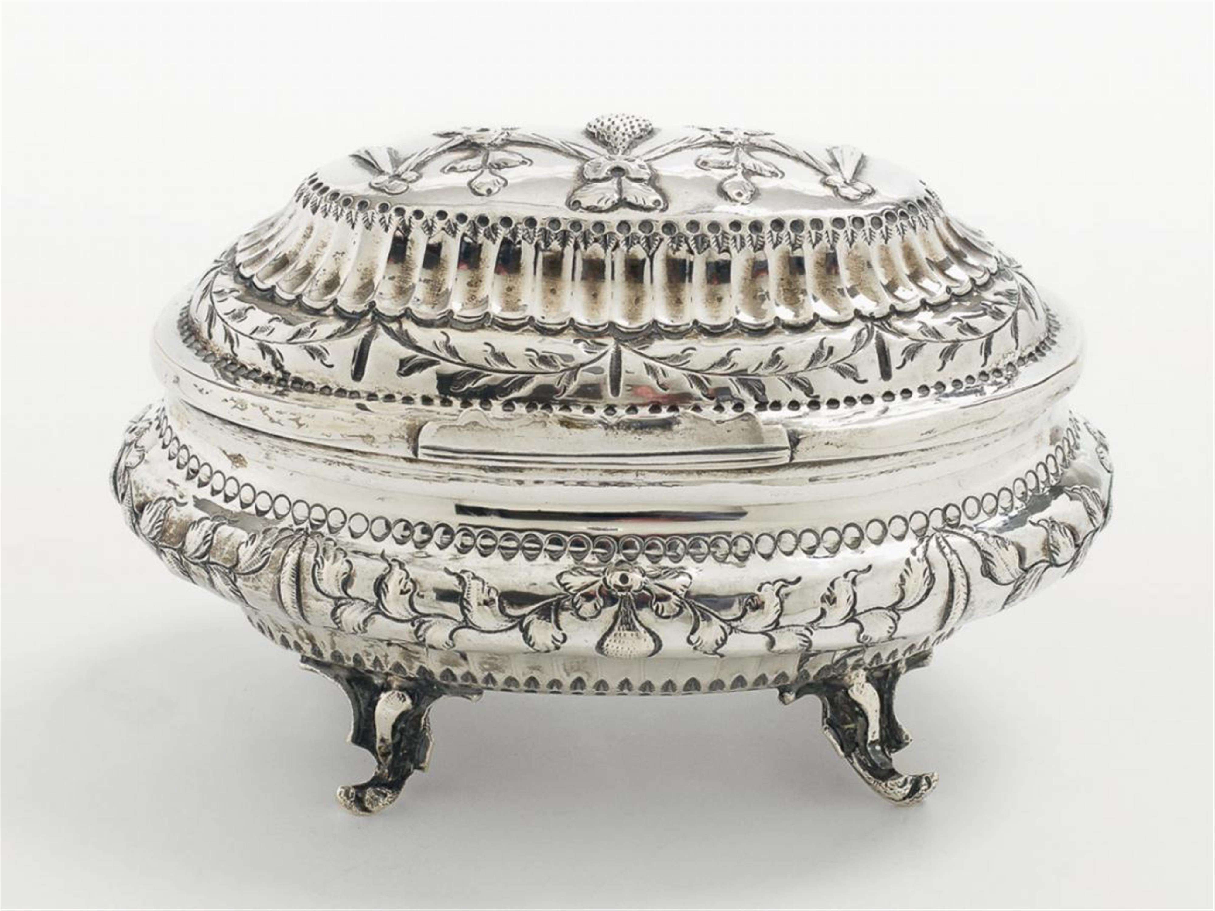 A Moscow silver sugar box. Marks of master S.F., 1793. - image-1