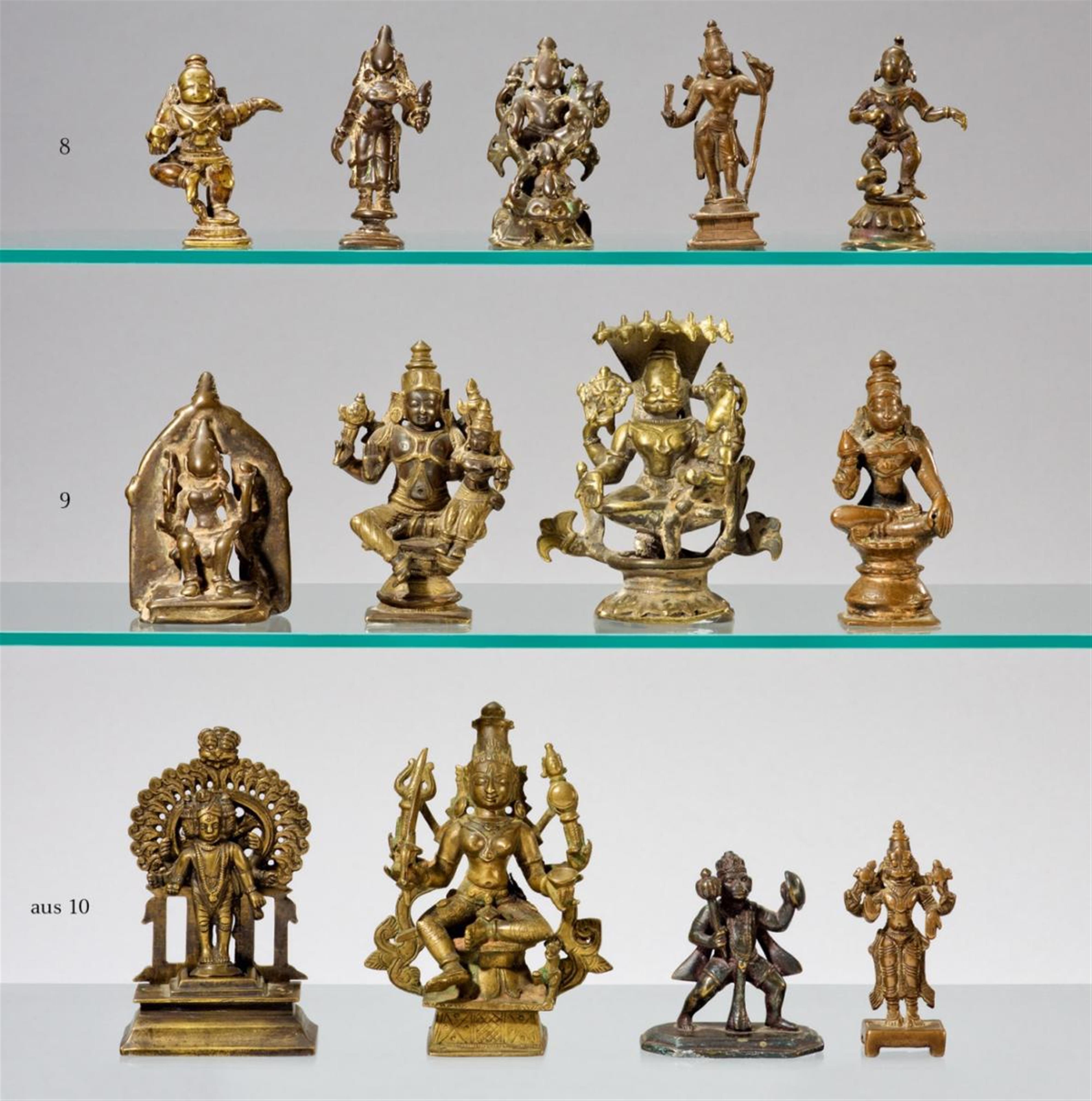 Four Indian bronze figures and altar. 17th-20th century - image-1