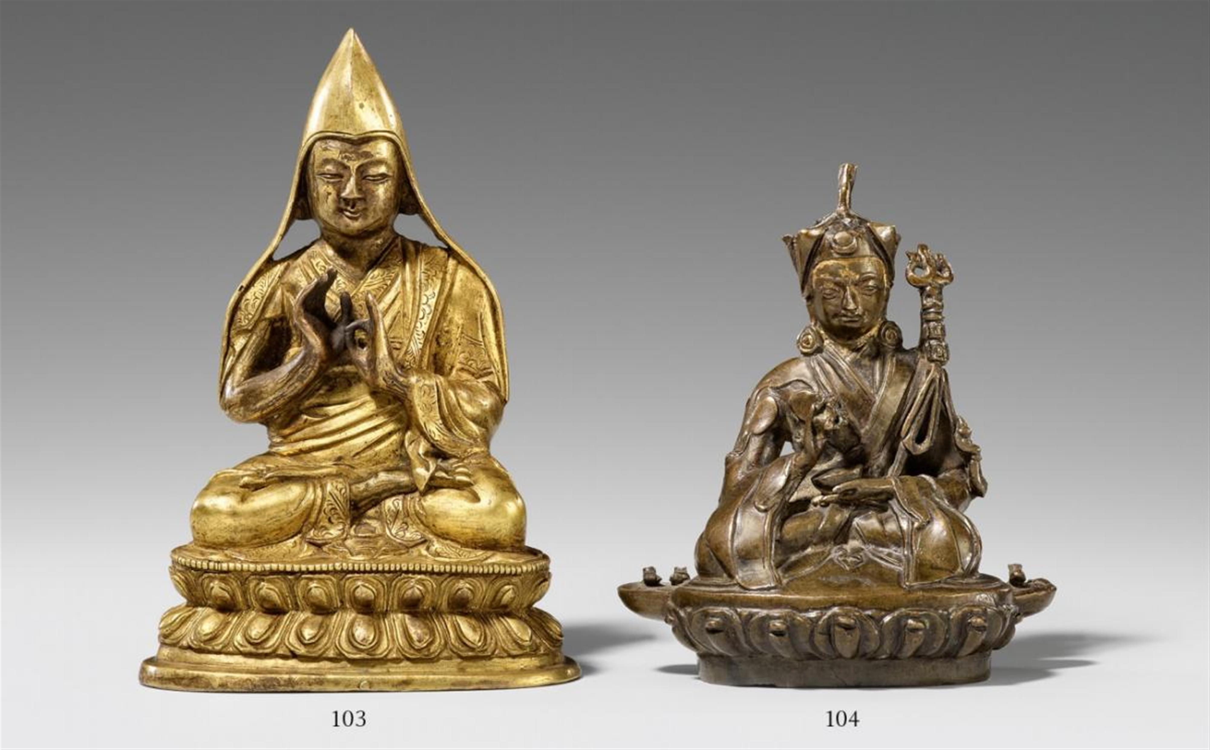 A gilt bronze figure of Tsongkhapa. Sino-Tibetan. 18th/19th century - image-1