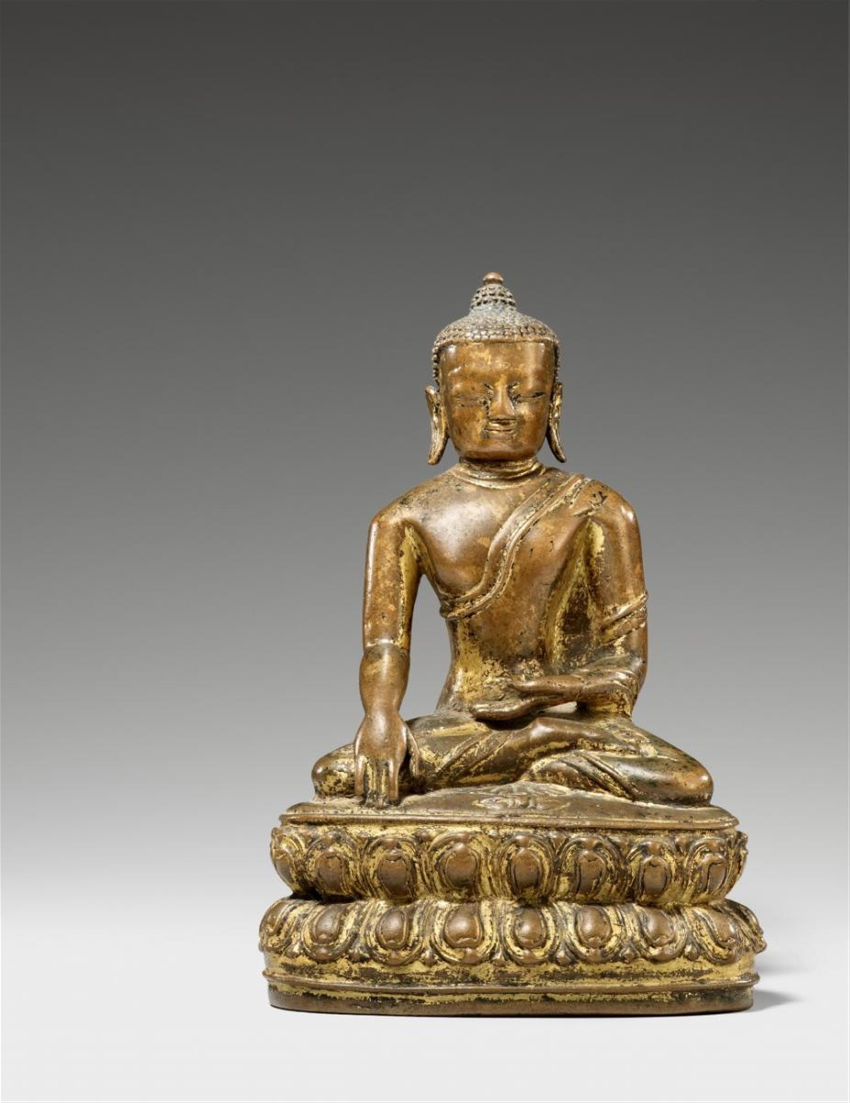 Buddha Akshobhya. Bronze. West-Tibet. 14./15. Jh. - image-1