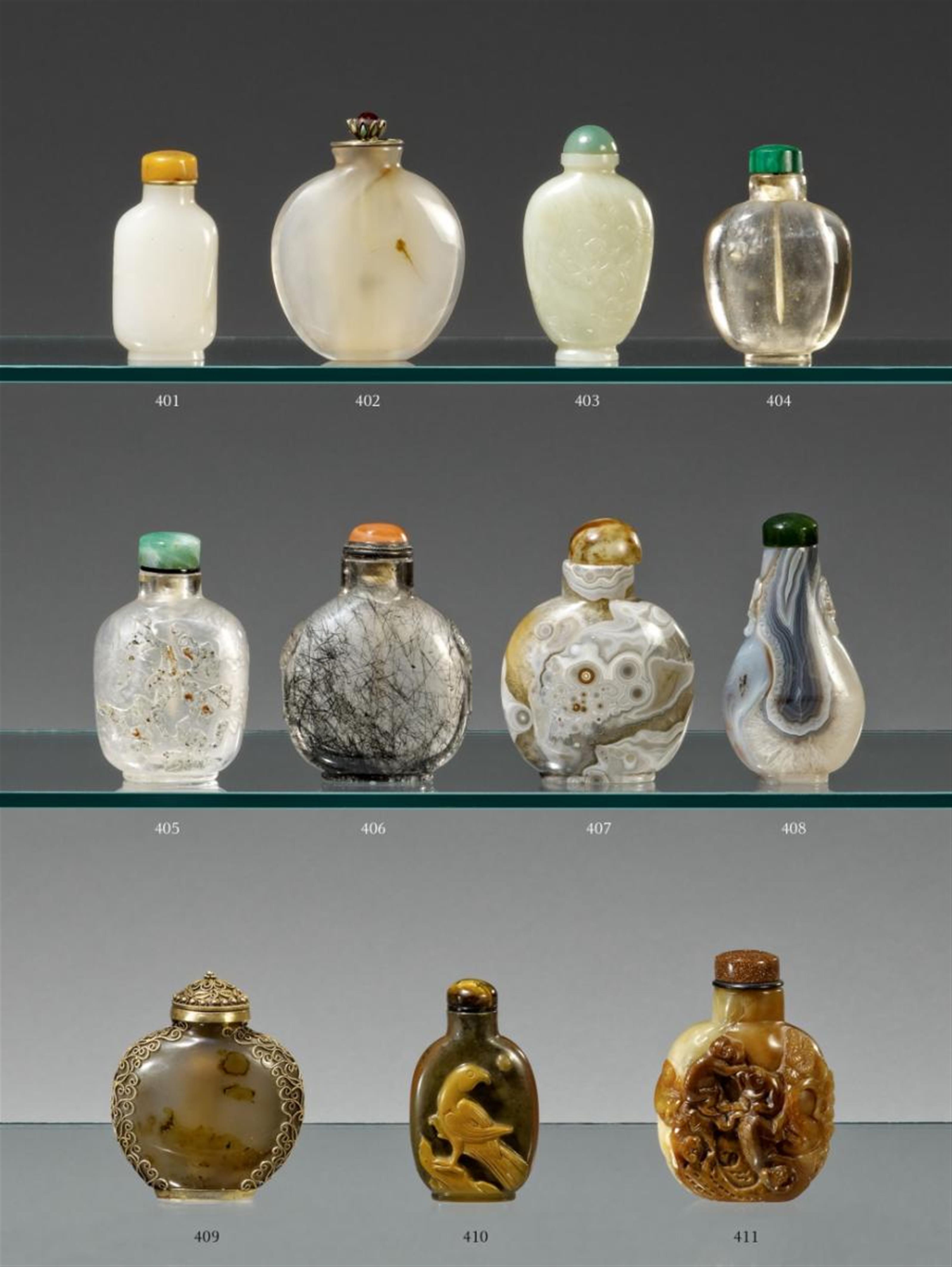 Snuff bottle. Hellgrüne Jade. 19. Jh. - image-1