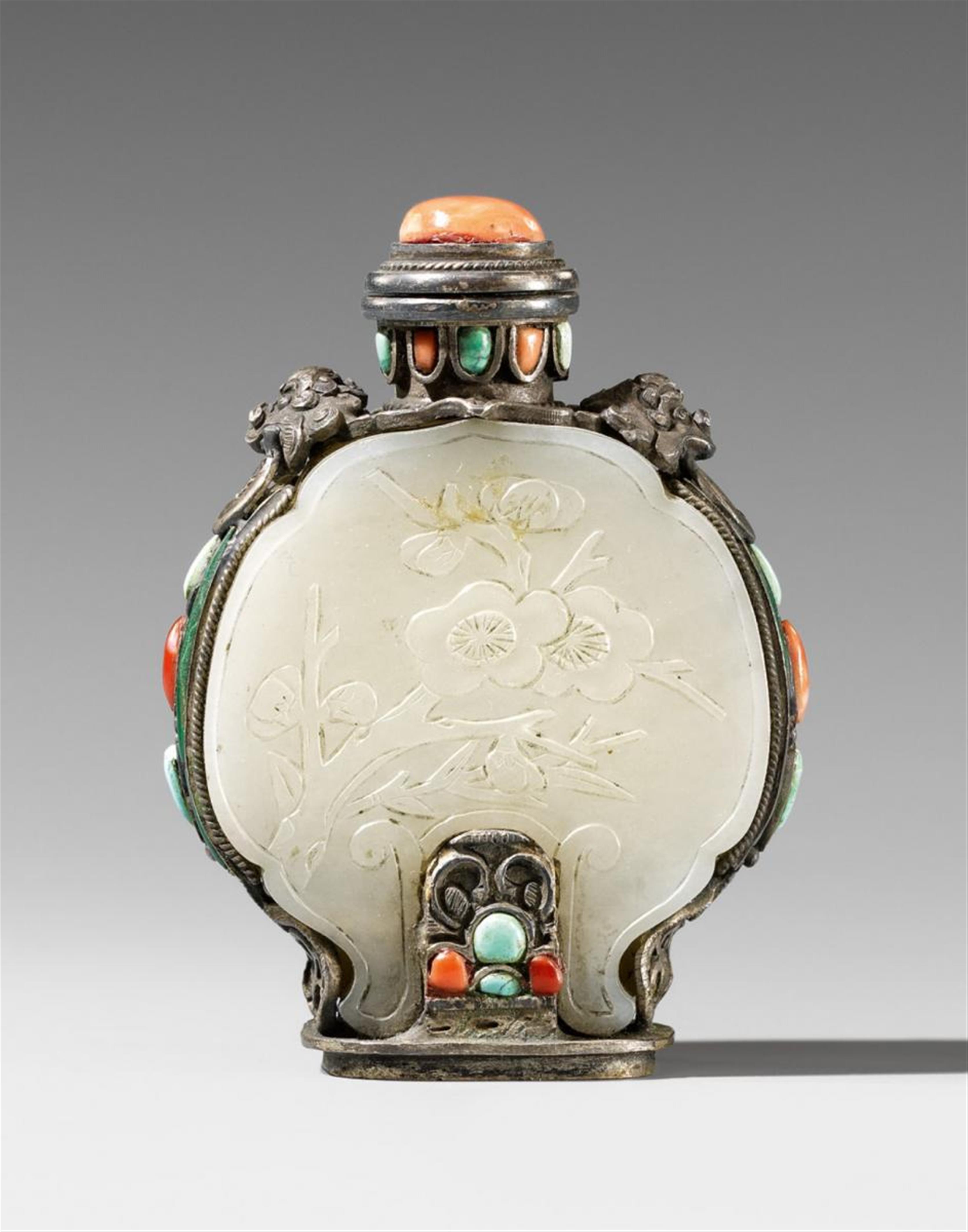 Jade and silver snuff bottle. 19th/20th century - image-1