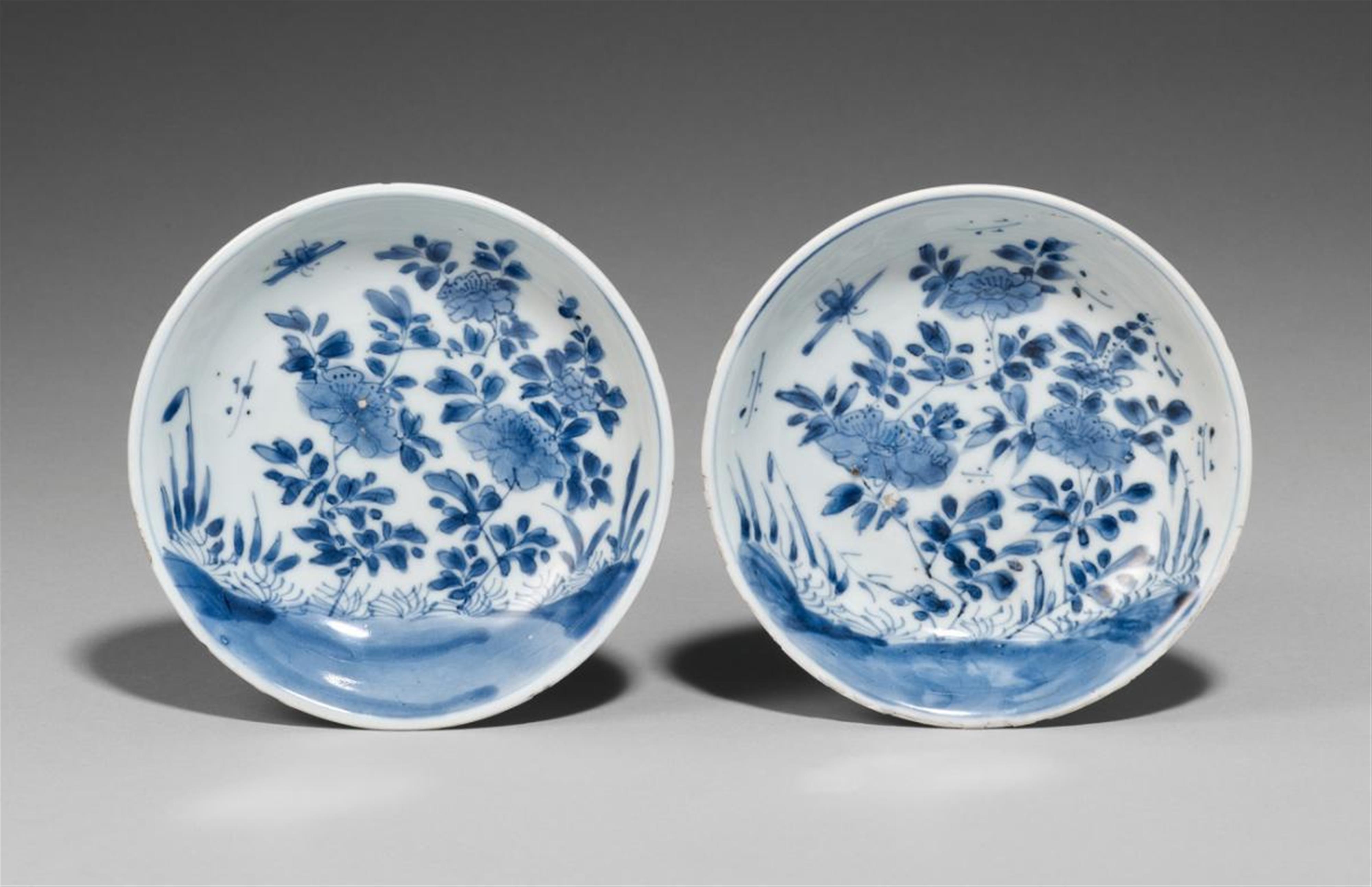 Two blue and white bowls. Transitional period, mid 17th century - image-1