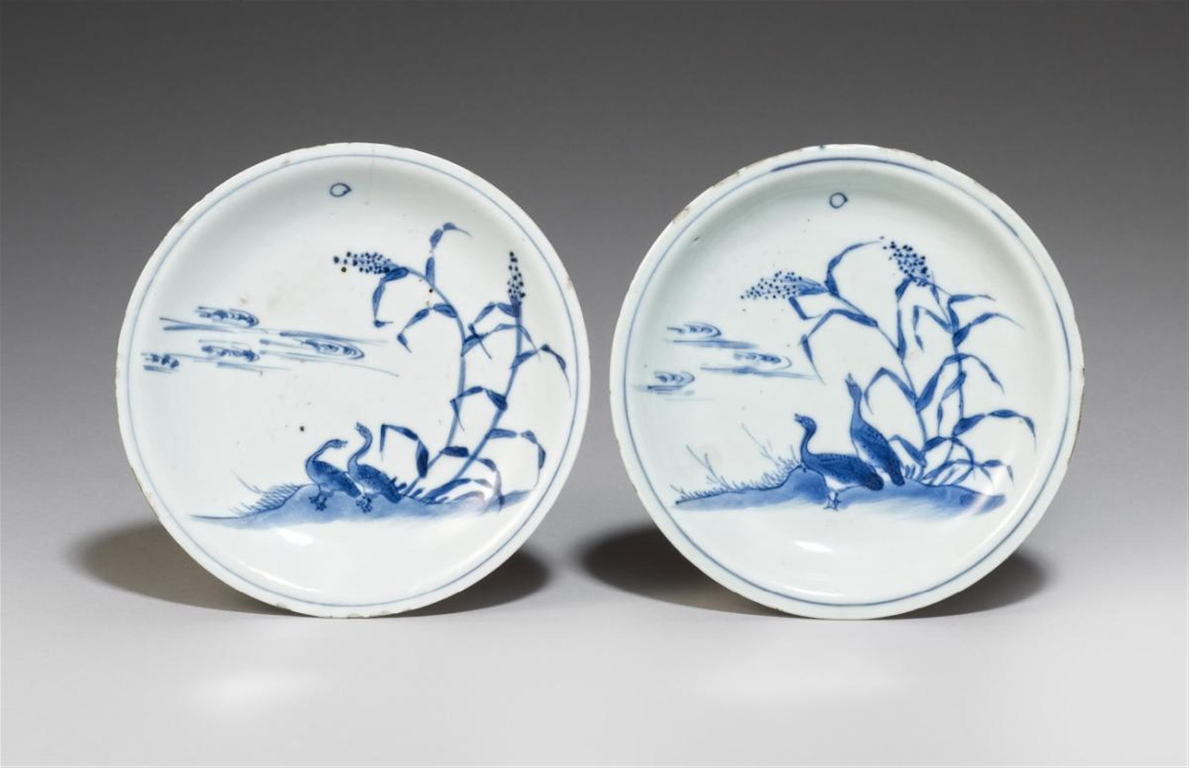 A pair of blue and white ko-sometsuke saucer-dishes. Tianqi-Chongzhen period (1621-1644) - image-1