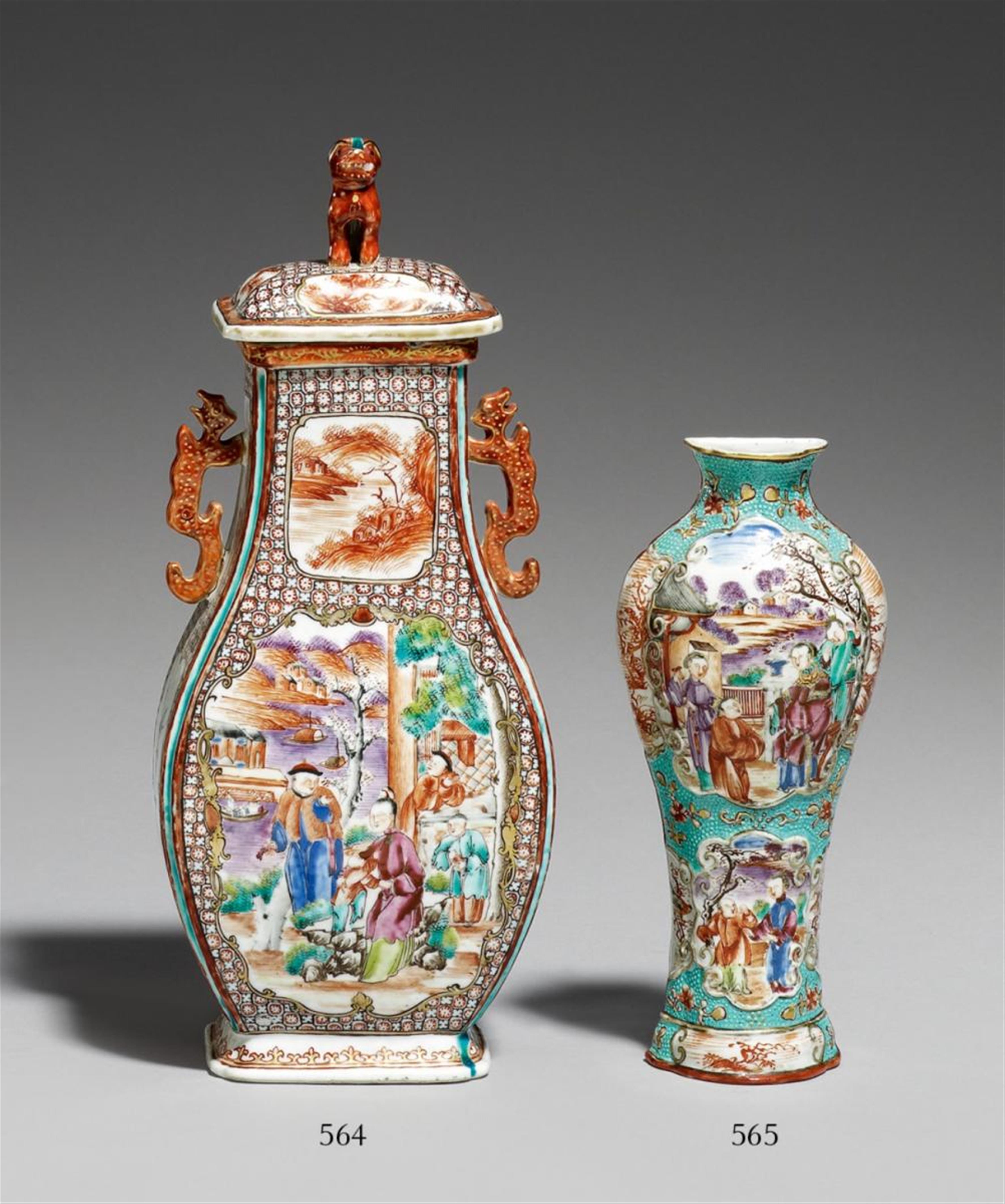 A hu-shaped famille rose vase and cover. Around 1800 - image-2