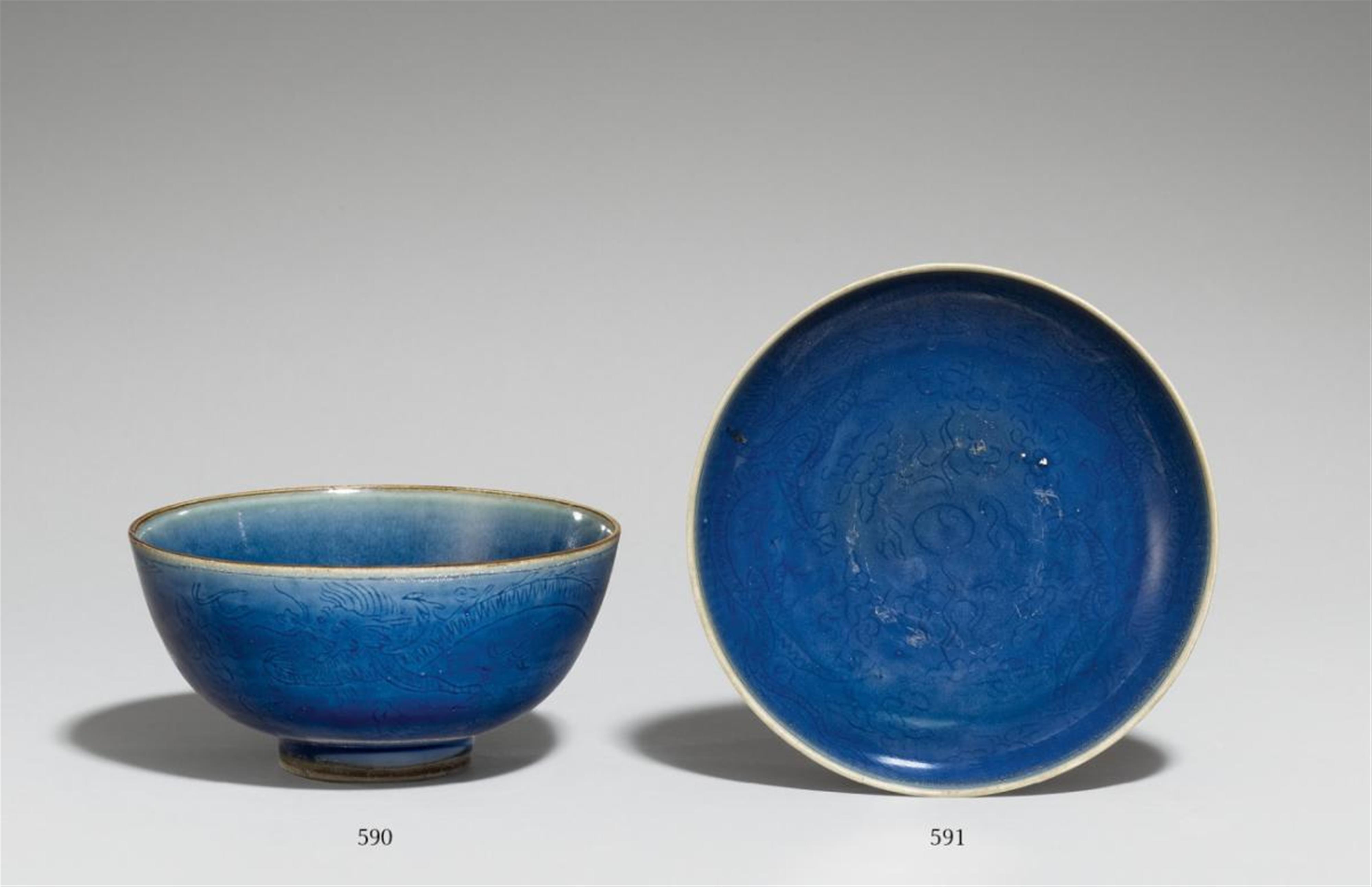 A deep blue-glazed bowl. Mid 17th century - image-1