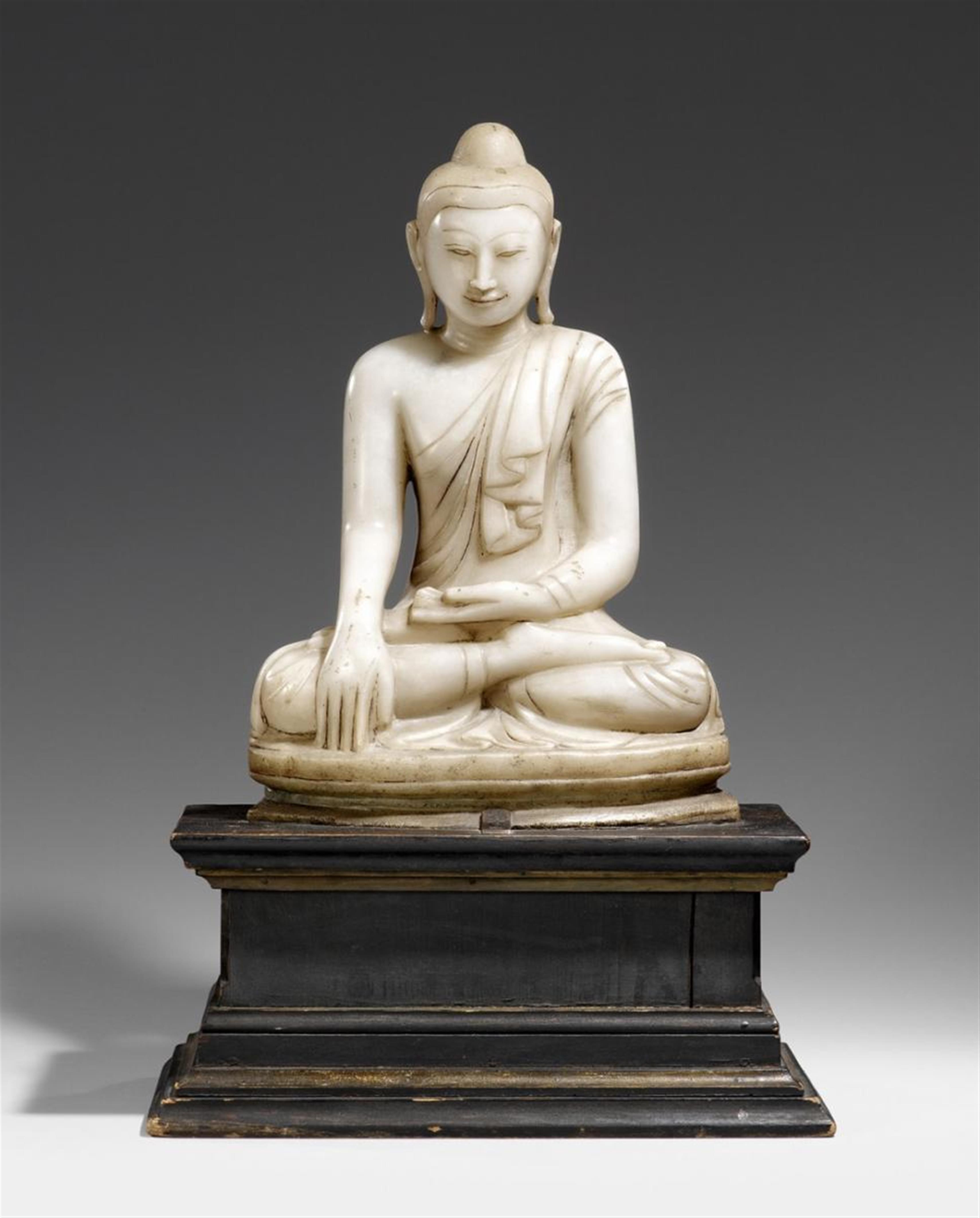 A Mandalay alabaster Buddha Shakyamuni. Late 19th/early 20th century - image-1