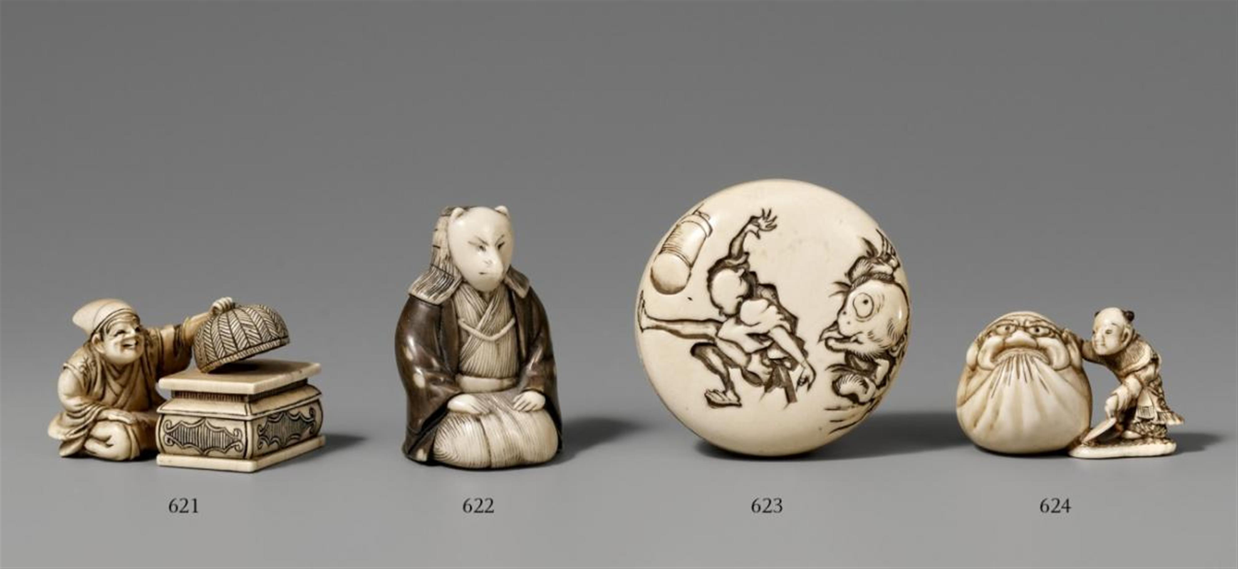 A small ivory okimono type netsuke of a gambler. Second half 19th century - image-1