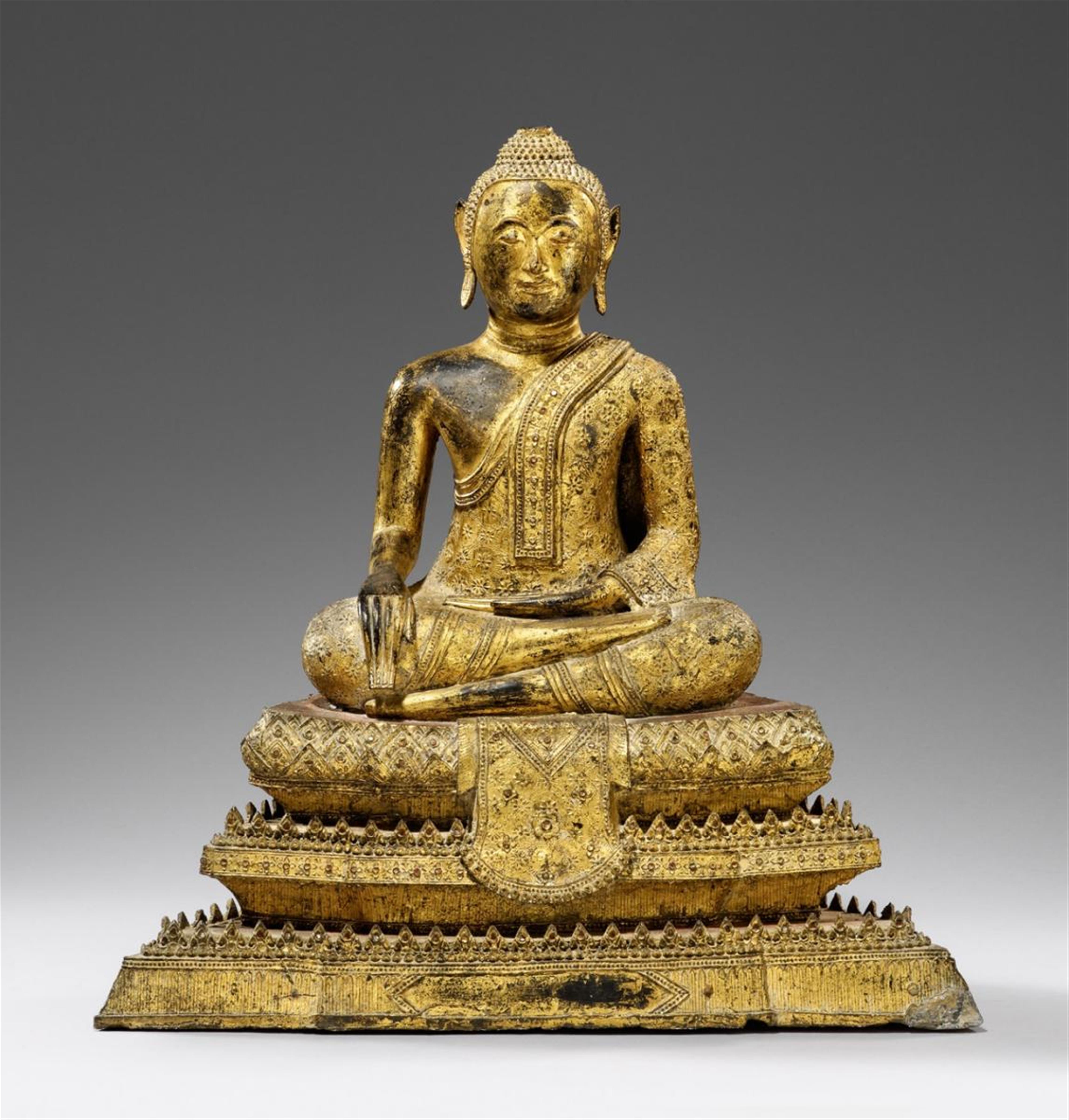 A Ratanakosin lacquered and gilded bronze figure of Buddha Shakyamuni. Early 19th century - image-1