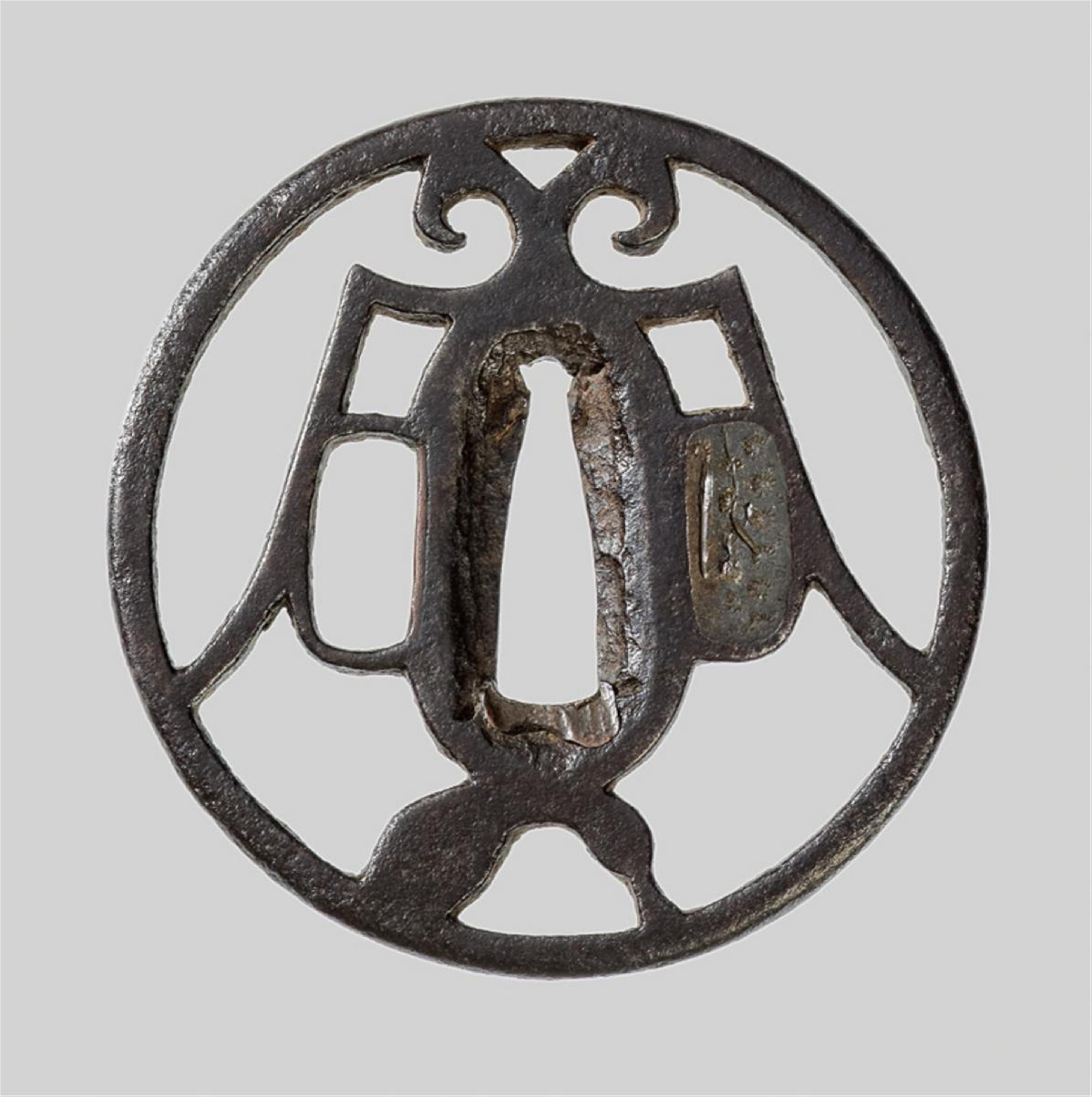 An iron Kaneyama tsuba. 17th century - image-1