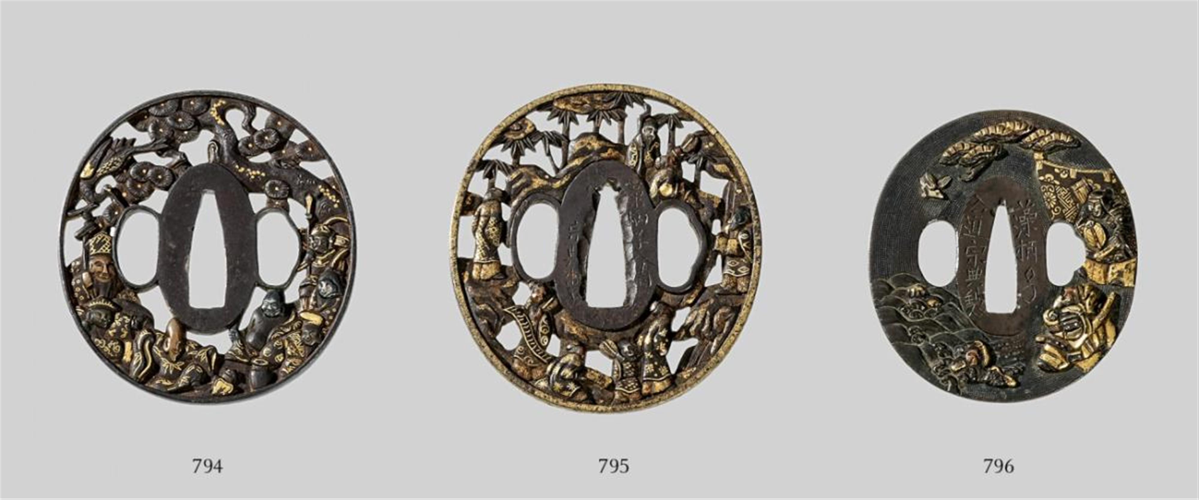 An oval Sôten school iron tsuba. 19th century - image-1