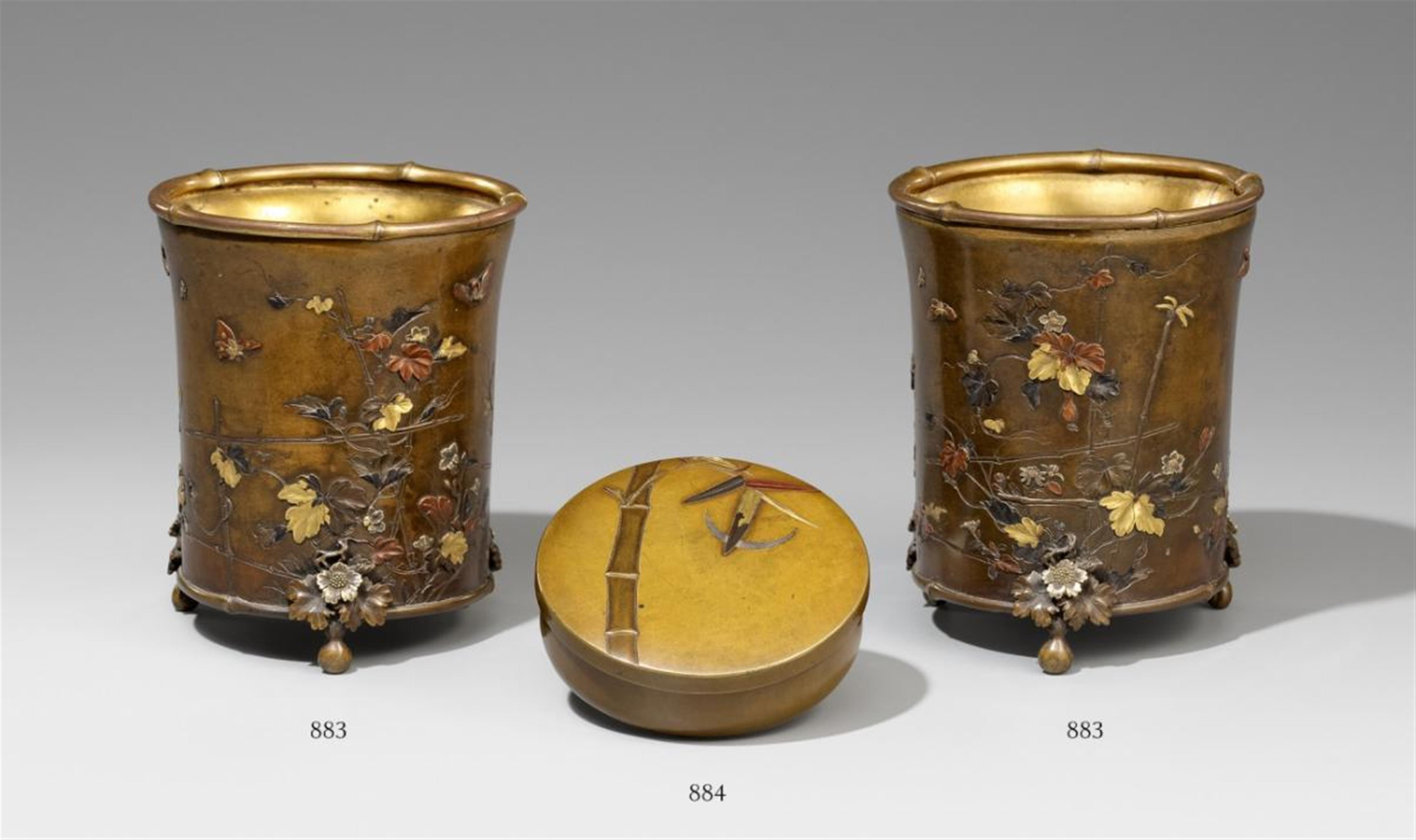 A pair of copper-coloured bronze beakers. Late 19th century - image-1