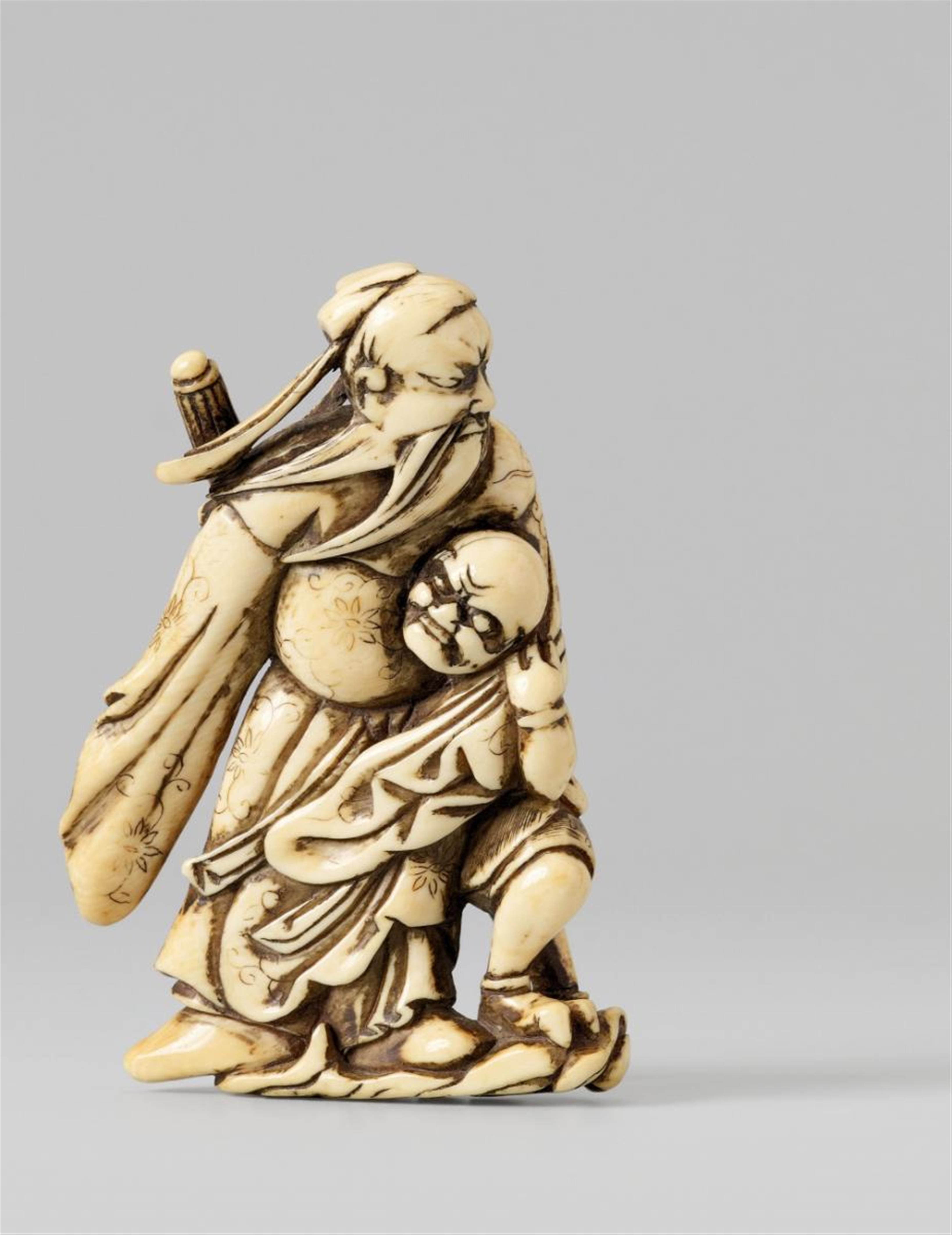 A large and unusual ivory netsuke of Shôki with a captured oni. 18th century - image-1