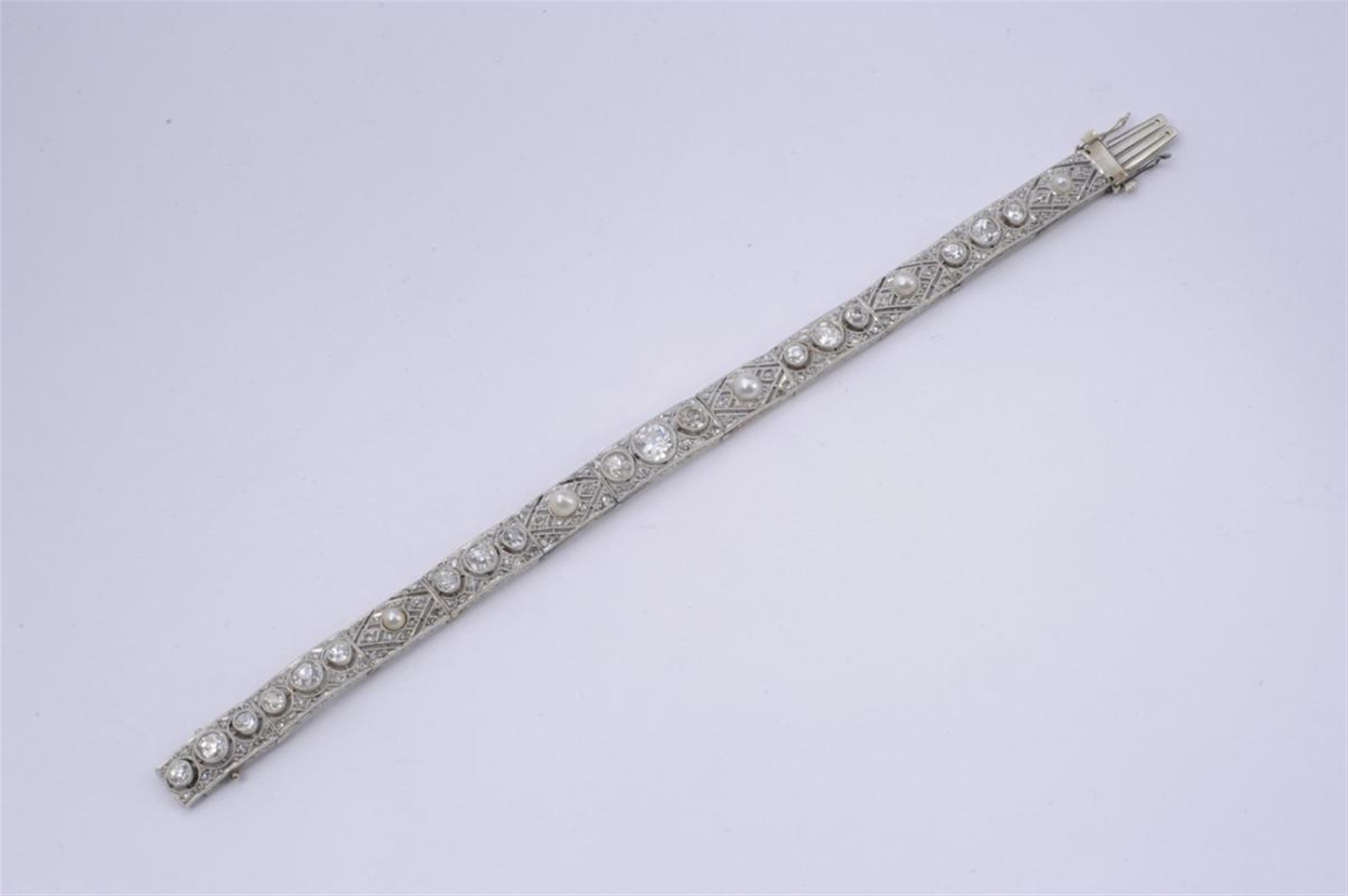 A 14k white gold Belle Epoque bracelet. - image-1