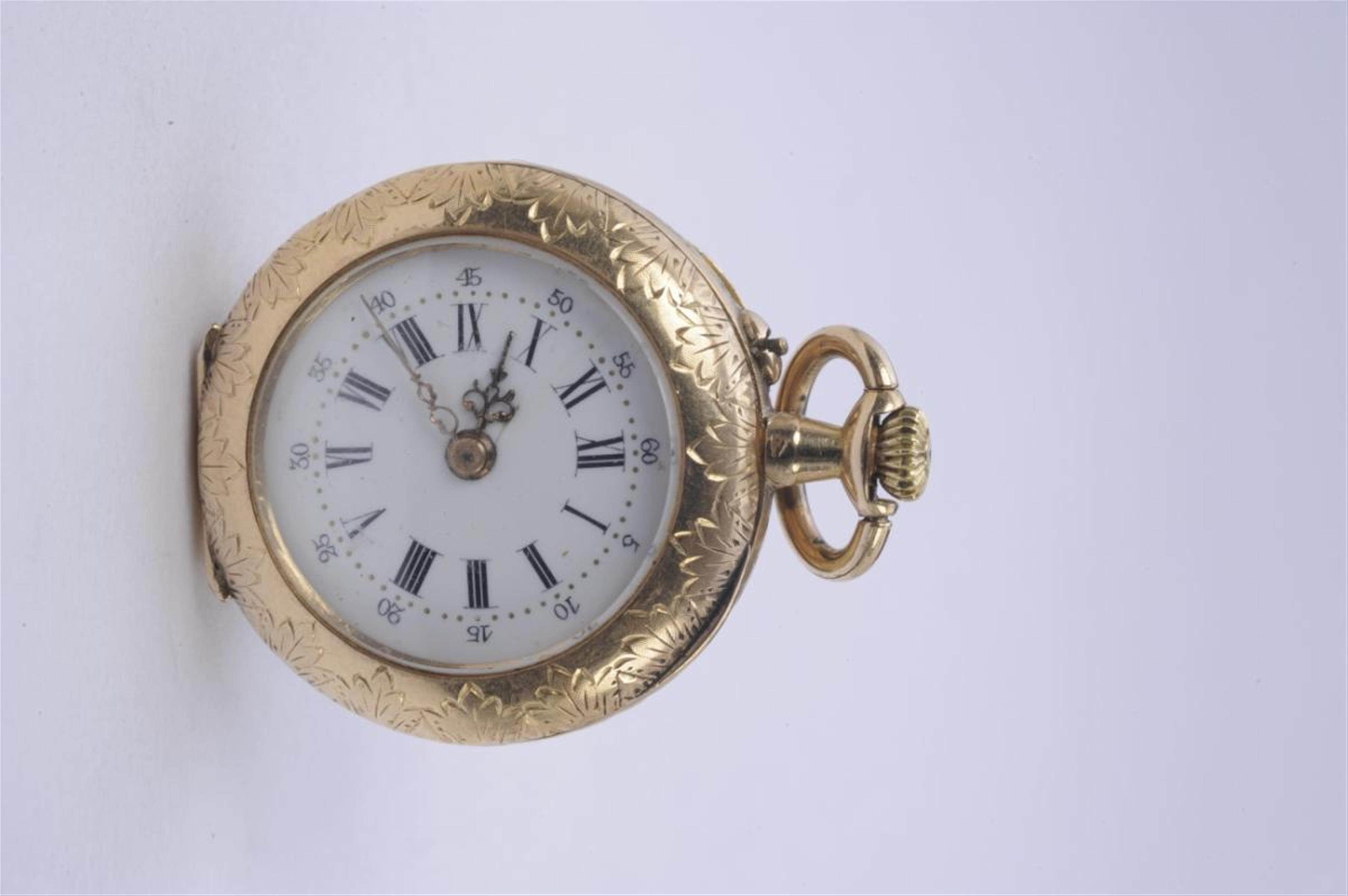 An 18k gold Parisian Belle Epoque pendant watch. - image-2