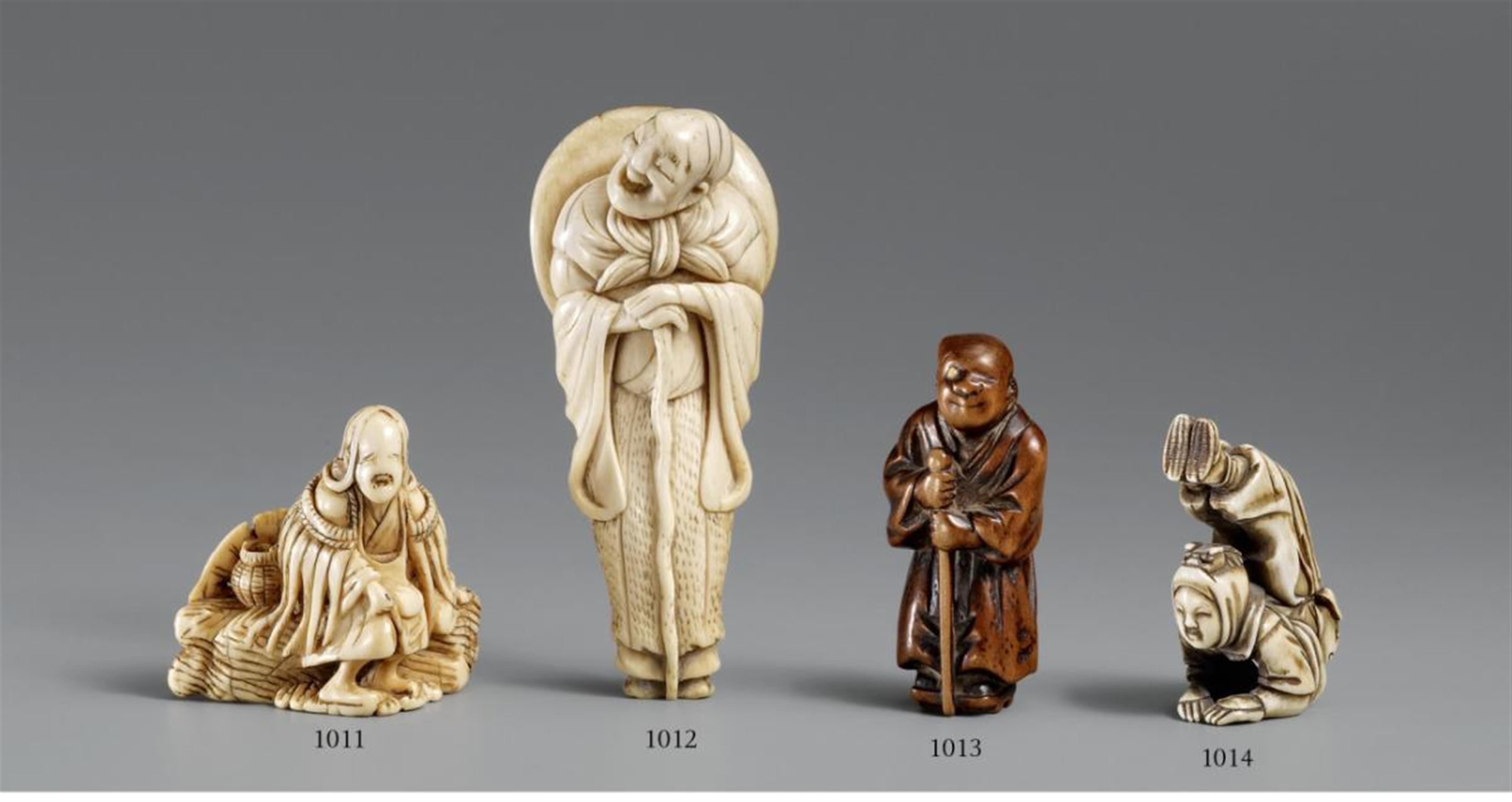 An ivory netsuke of a laughing man. Early 19th century - image-1