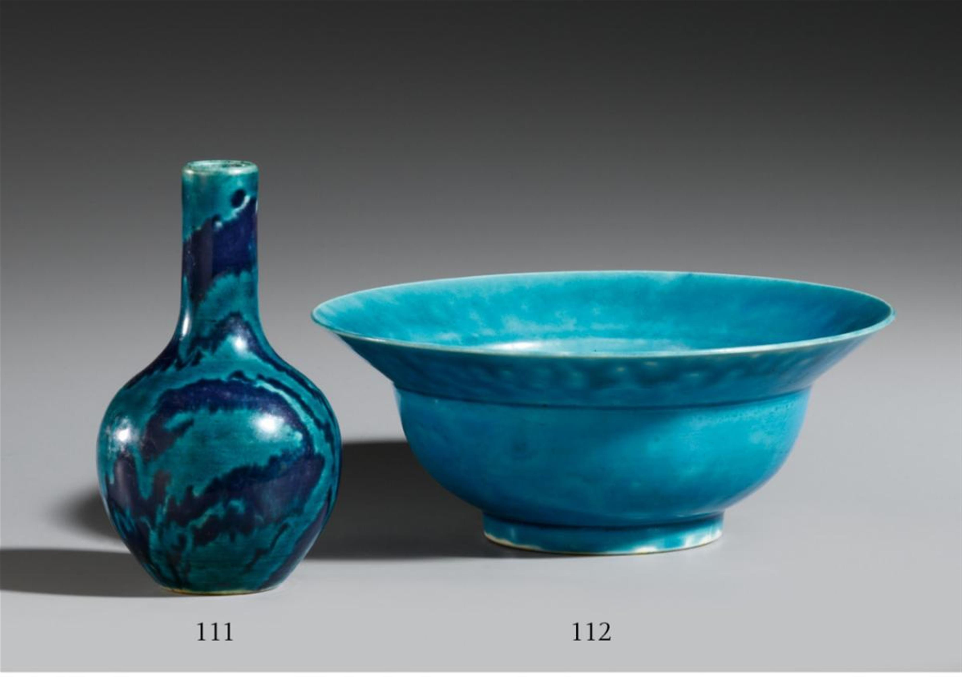 A turquoise-glazed bowl. Kangxi period (1662-1722) - image-1