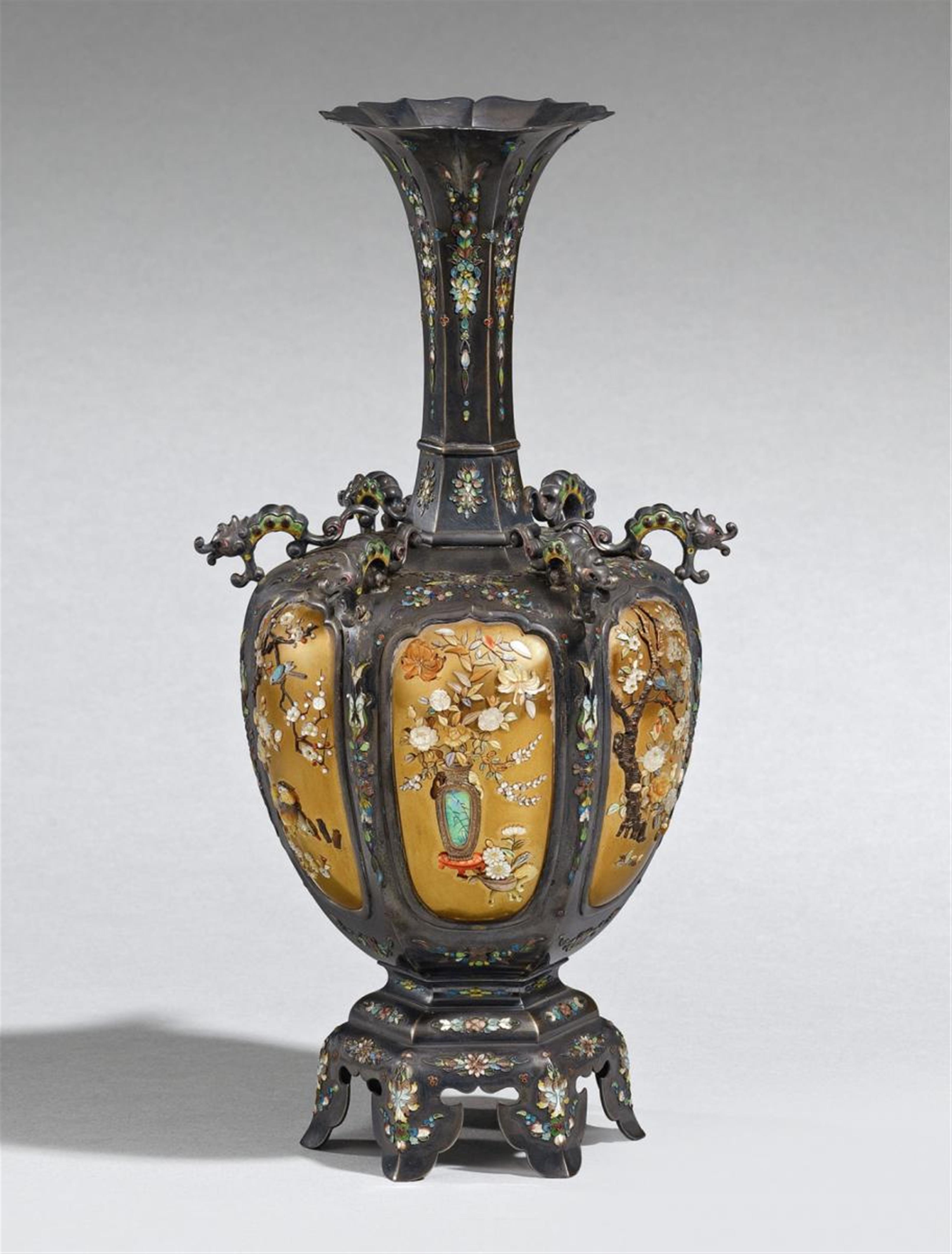 A silver and Shibayama vase. Late 19th century - image-1