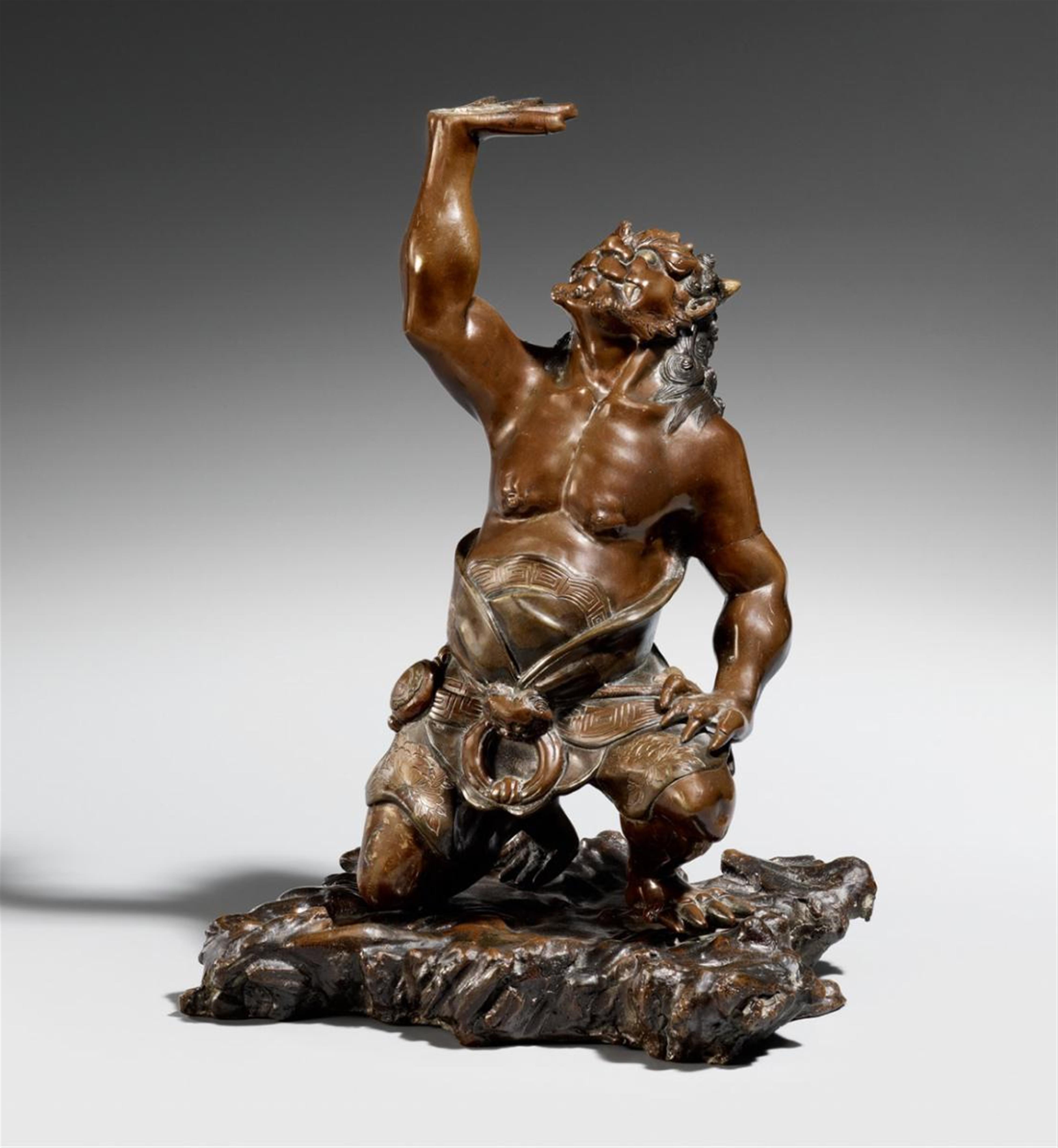 Figur eines knienden oni. Bronze. Spätes 19. Jh. - image-1