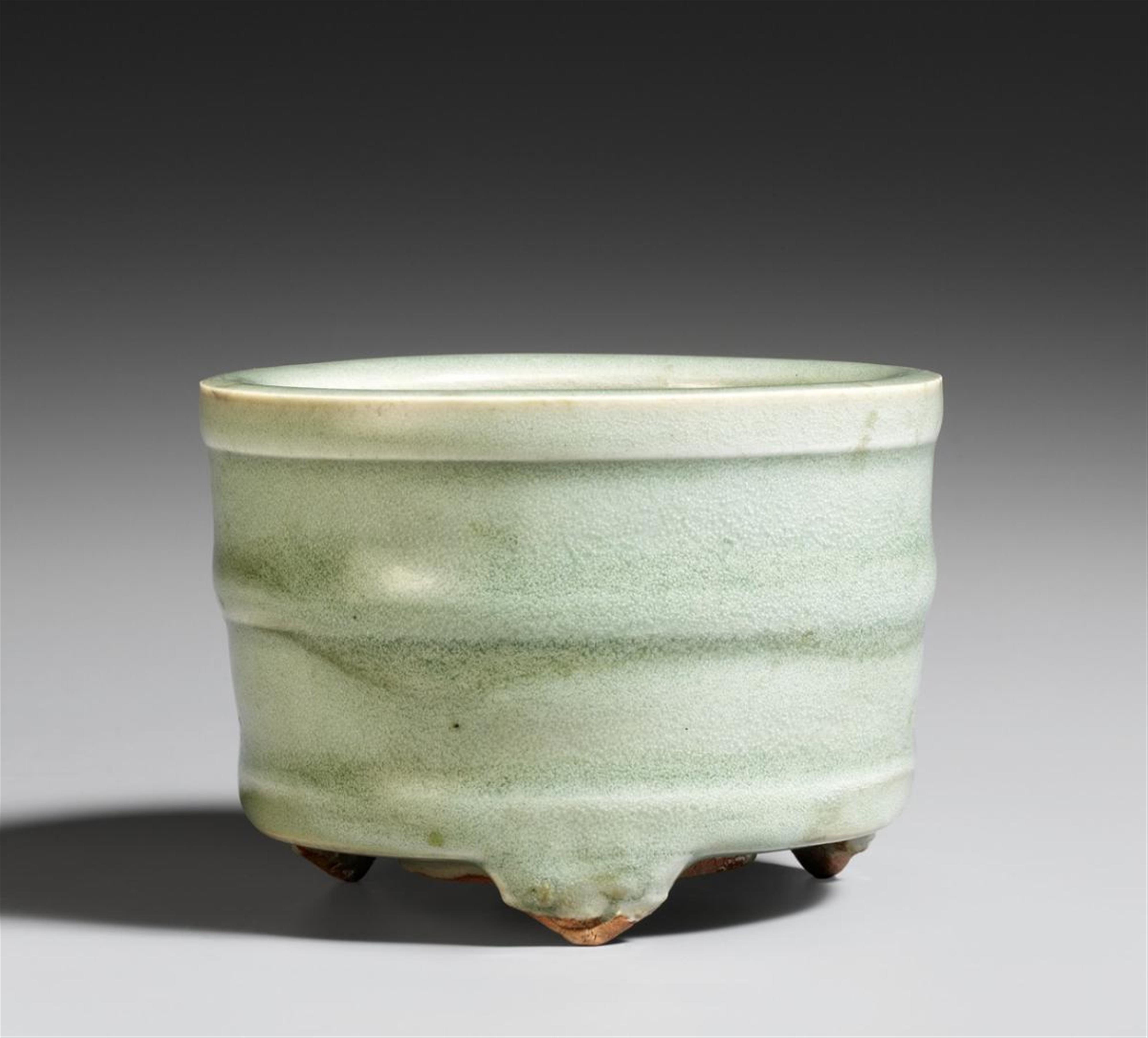 A Longquan celadon censer. 13th/14th century - image-1