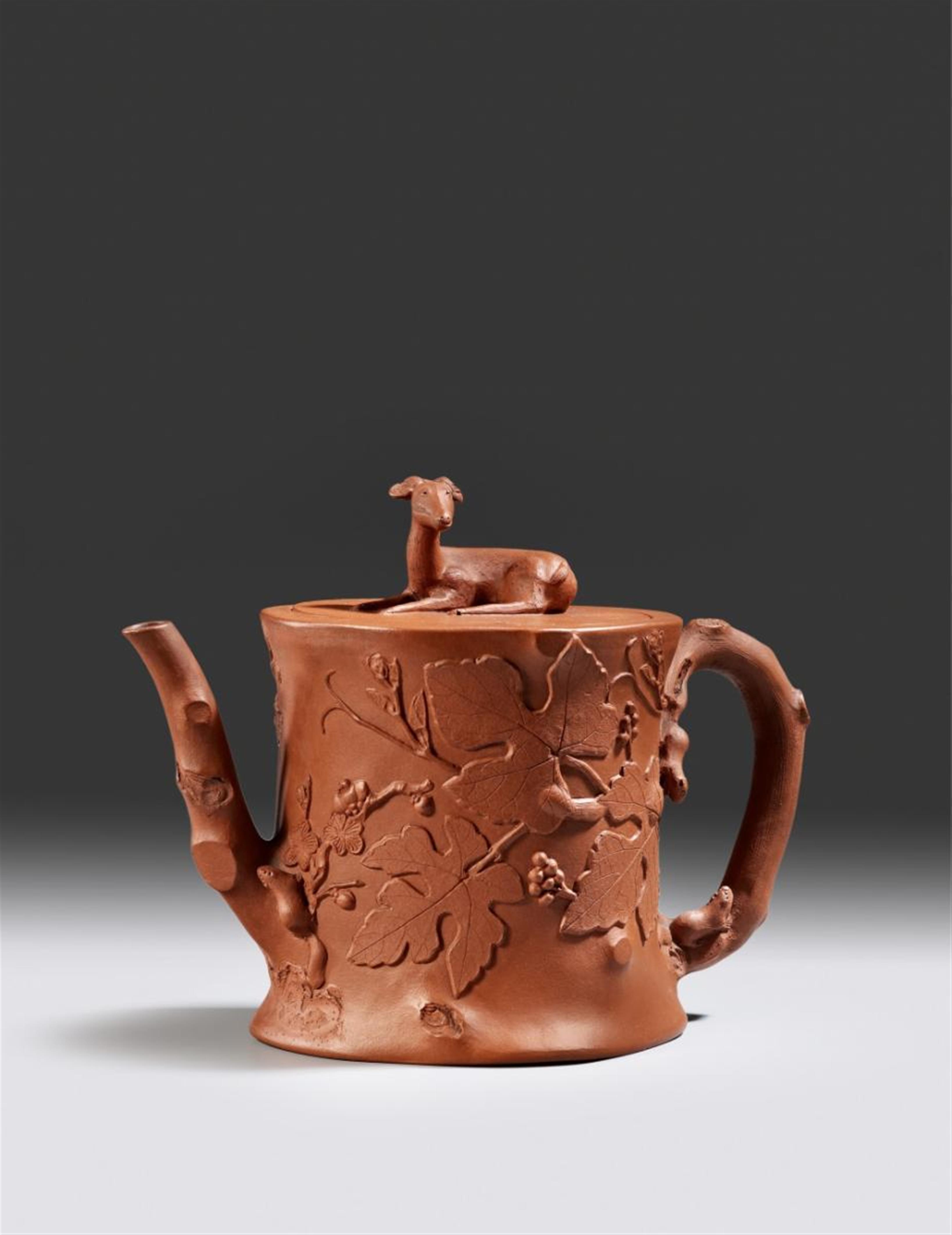 An Yixing teapot with grape vine in relief. First half 18th century - image-1