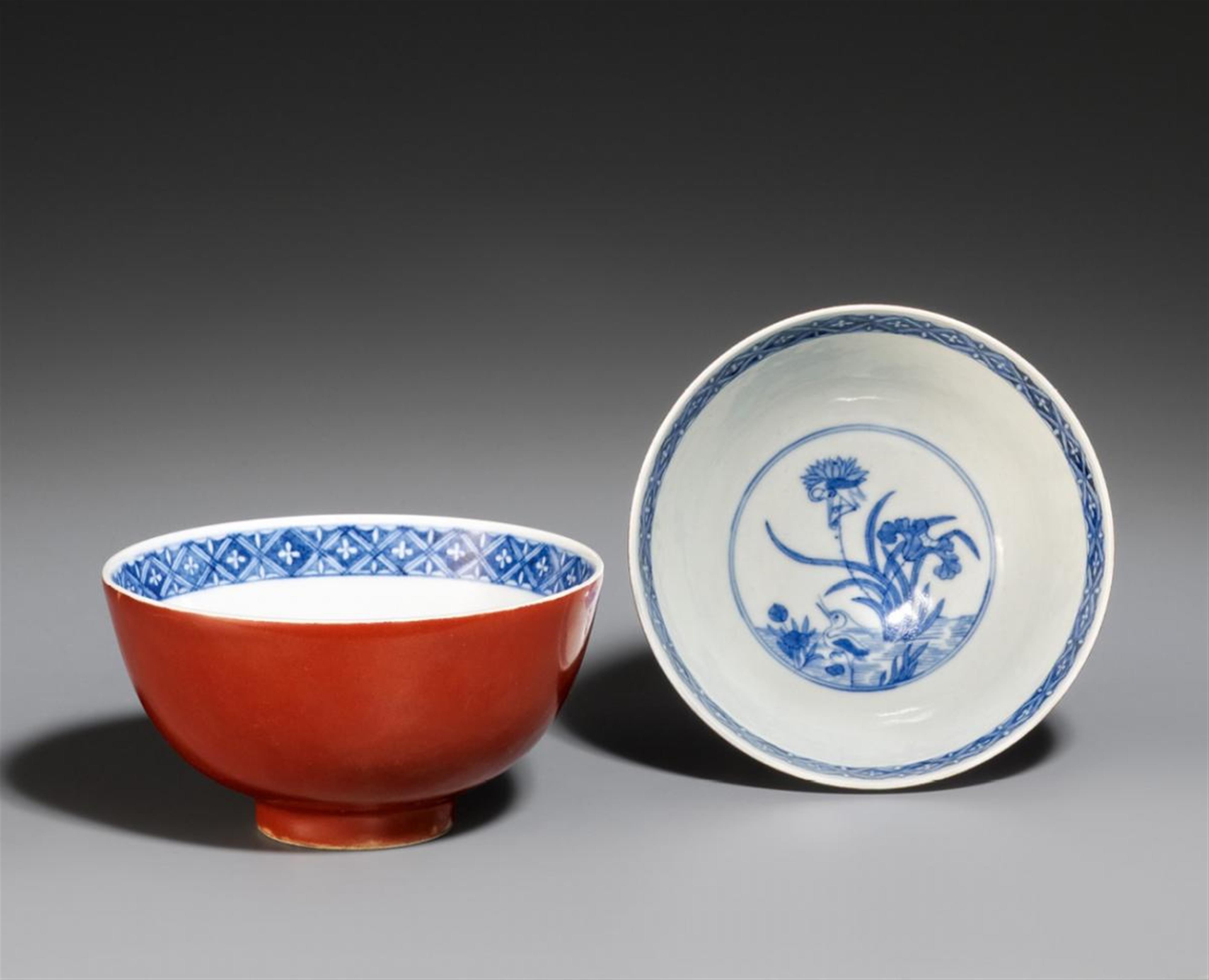 A pair of coral red-glazed bowls. 19th/20th century - image-1