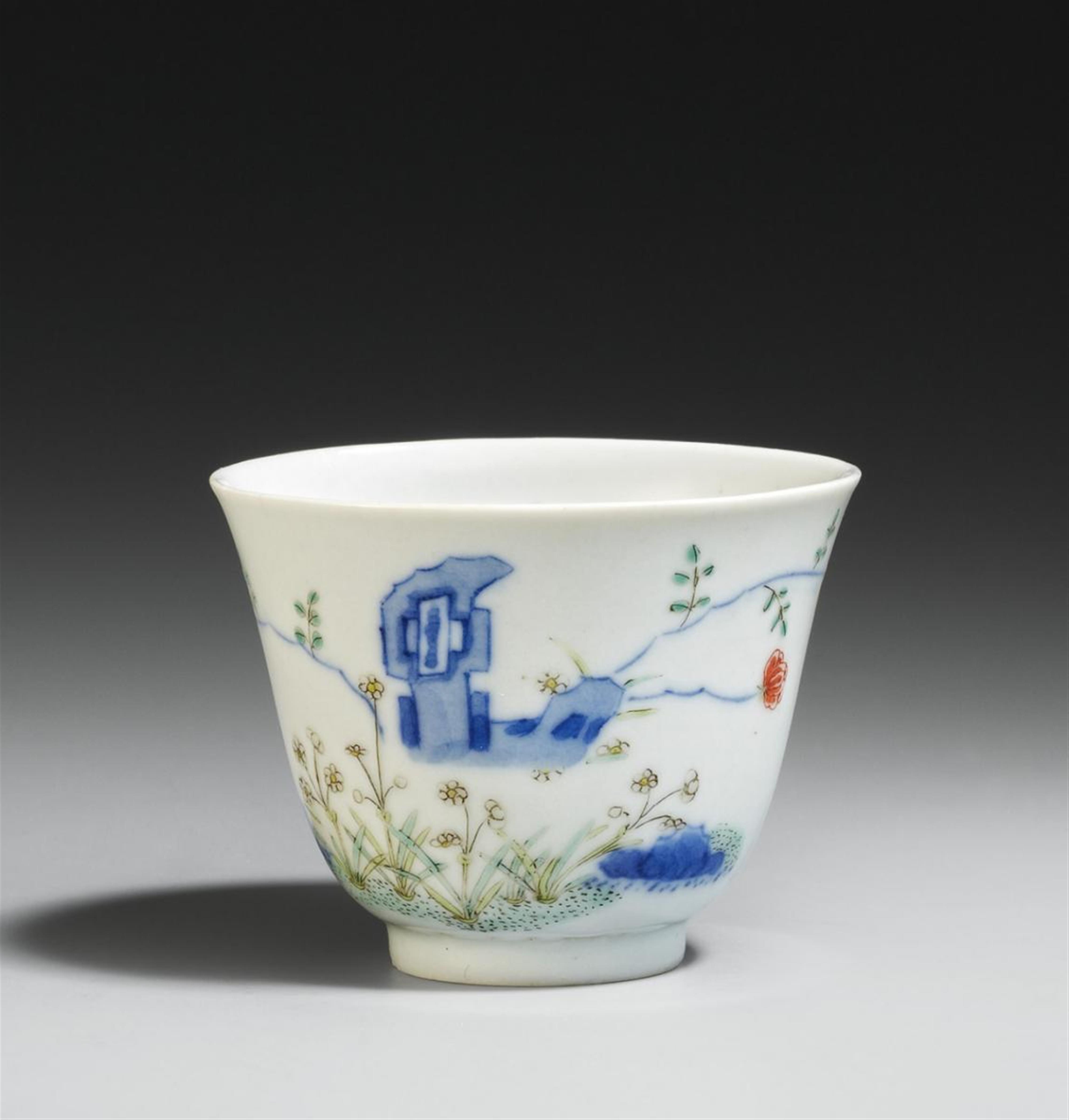 A small famille verte 'month' cup. Daoguang six-character mark and perhaps of the period - image-1