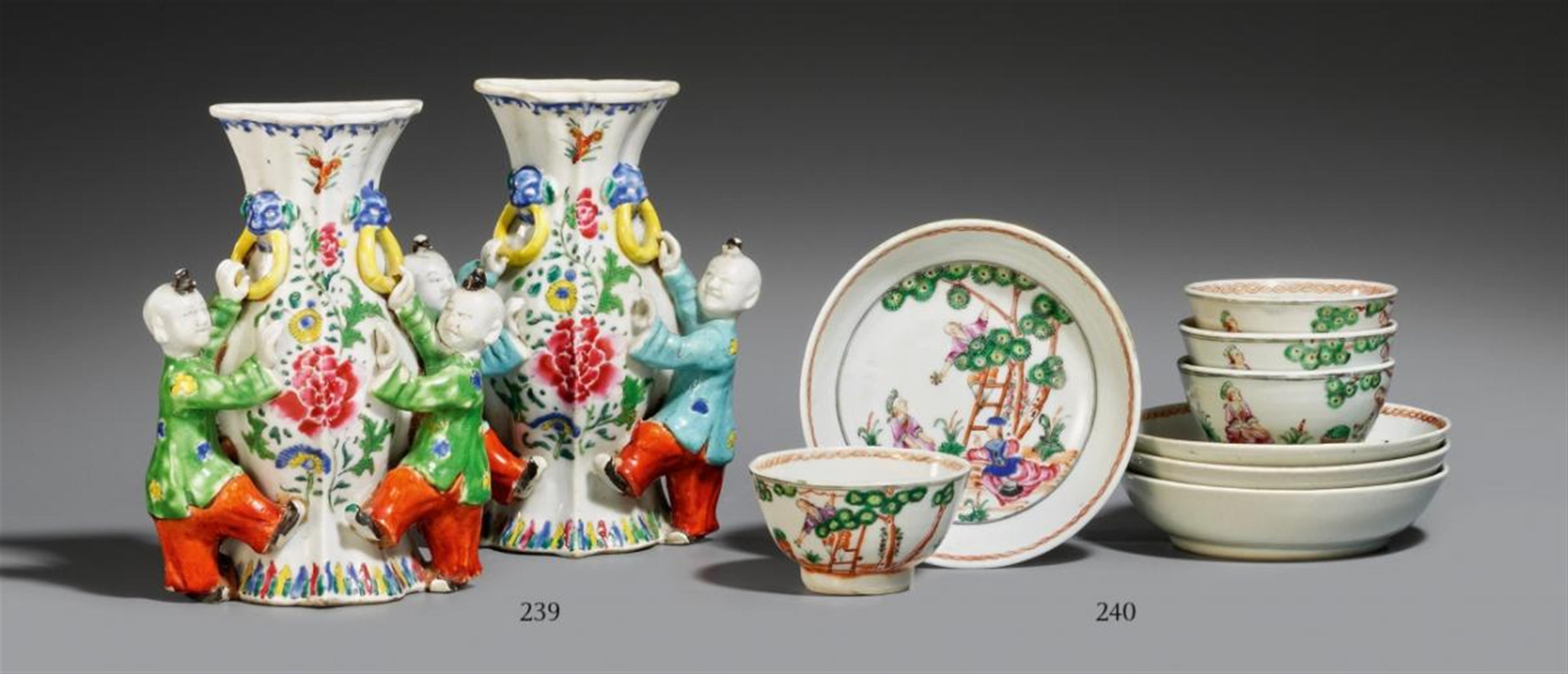 Paar famille rose-Wandvasen. Qianlong-Periode (1735-1796) - image-1
