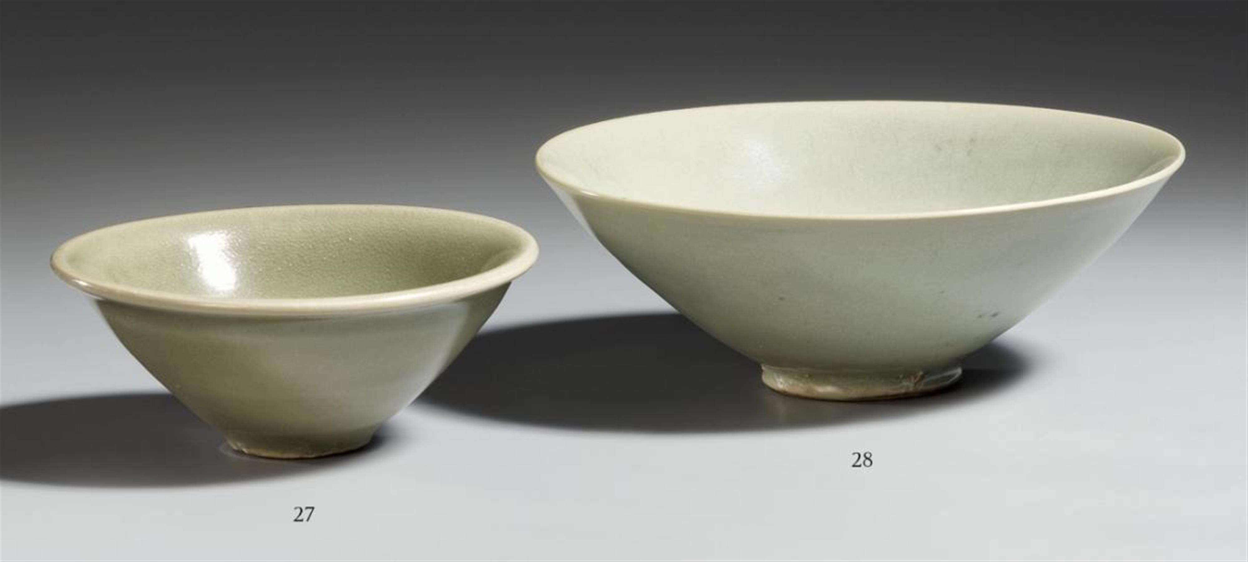 A Yaozhou celadon bowl of conical form. Song Dynasty (907-1279) or later - image-1