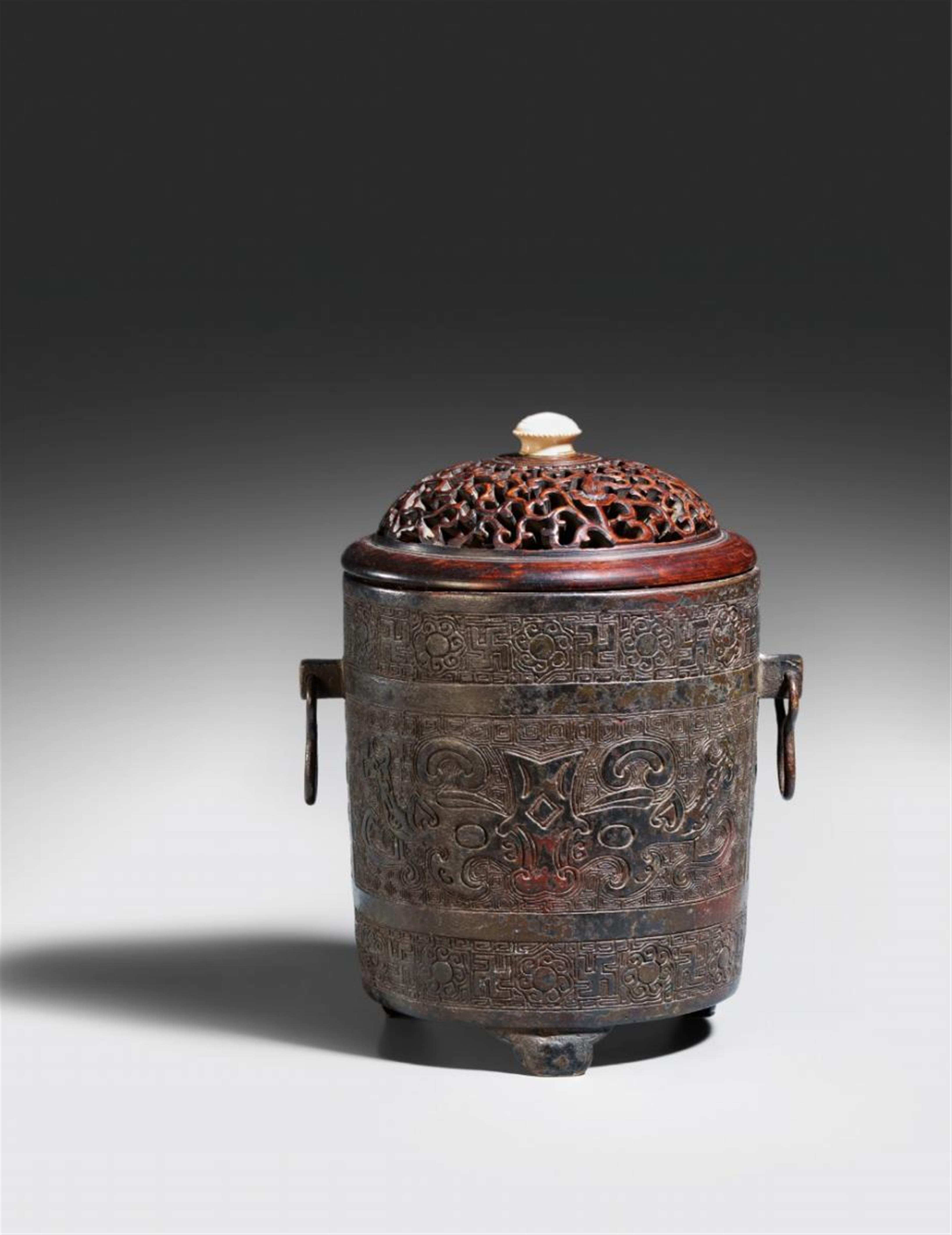 Zylindrischer Topf. Bronze. Späte Ming/Qing-Zeit - image-1