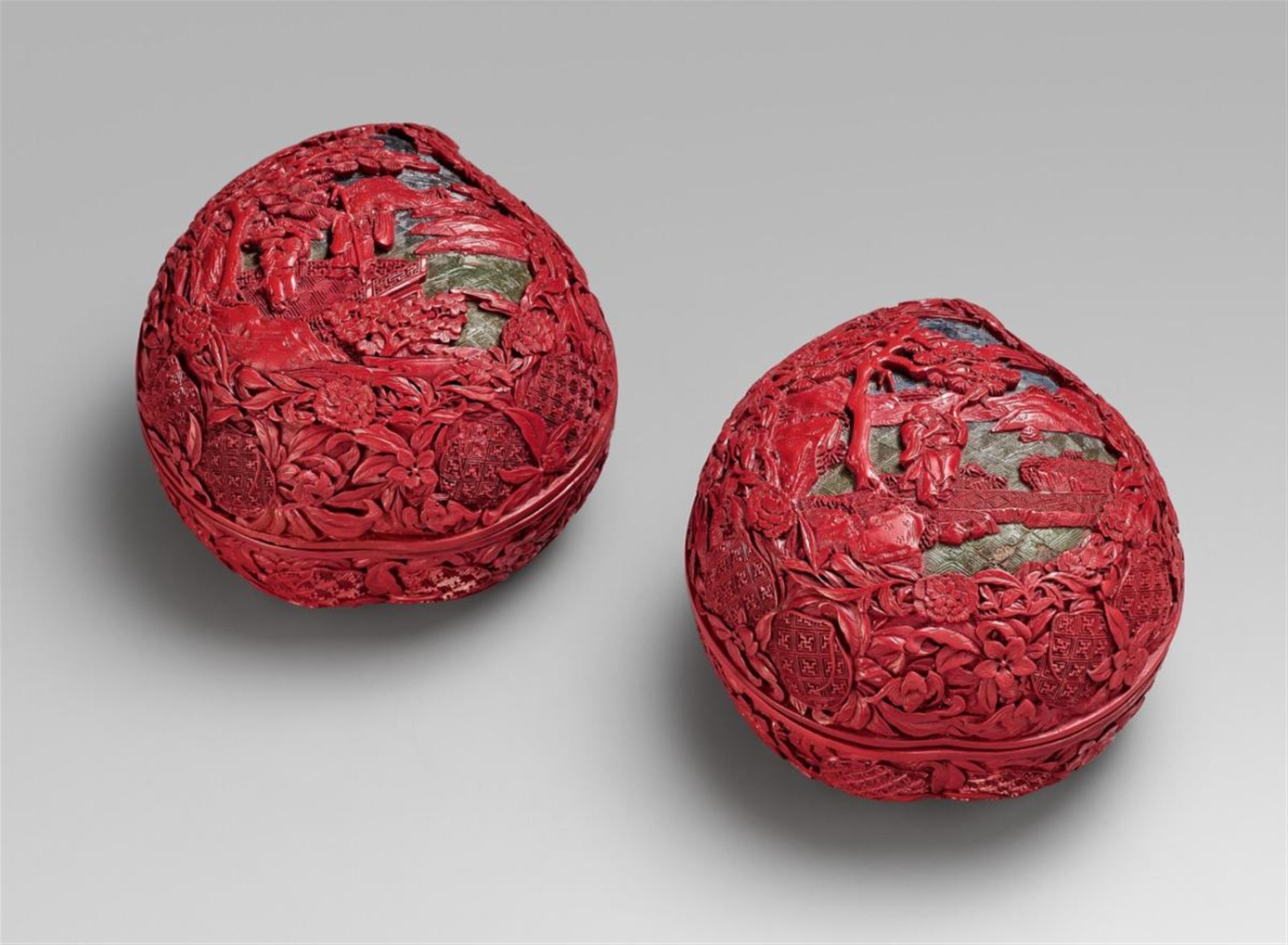 A pair of carved red lacquer peach-form boxes with cover. Jiaqing period (1796-1820) - image-1