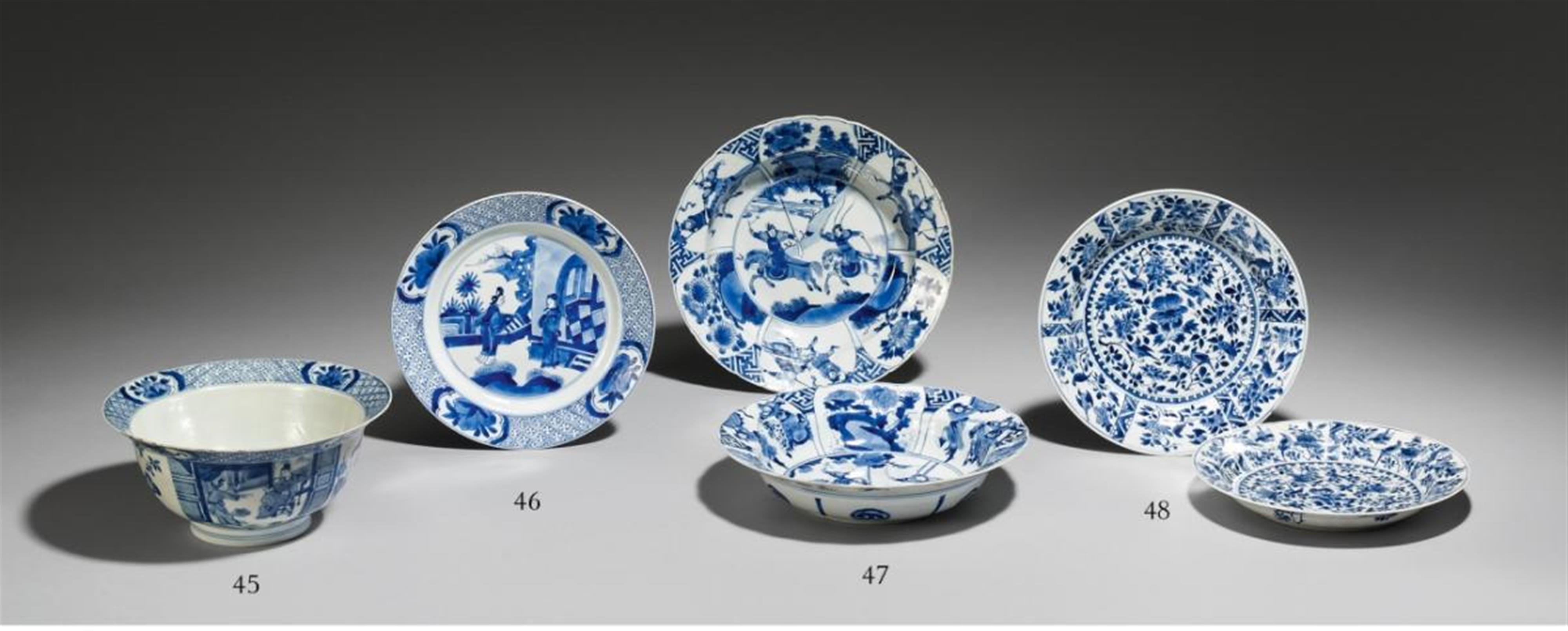 Paar blau-weiße Teller. Kangxi-Periode (1662-1722) - image-1