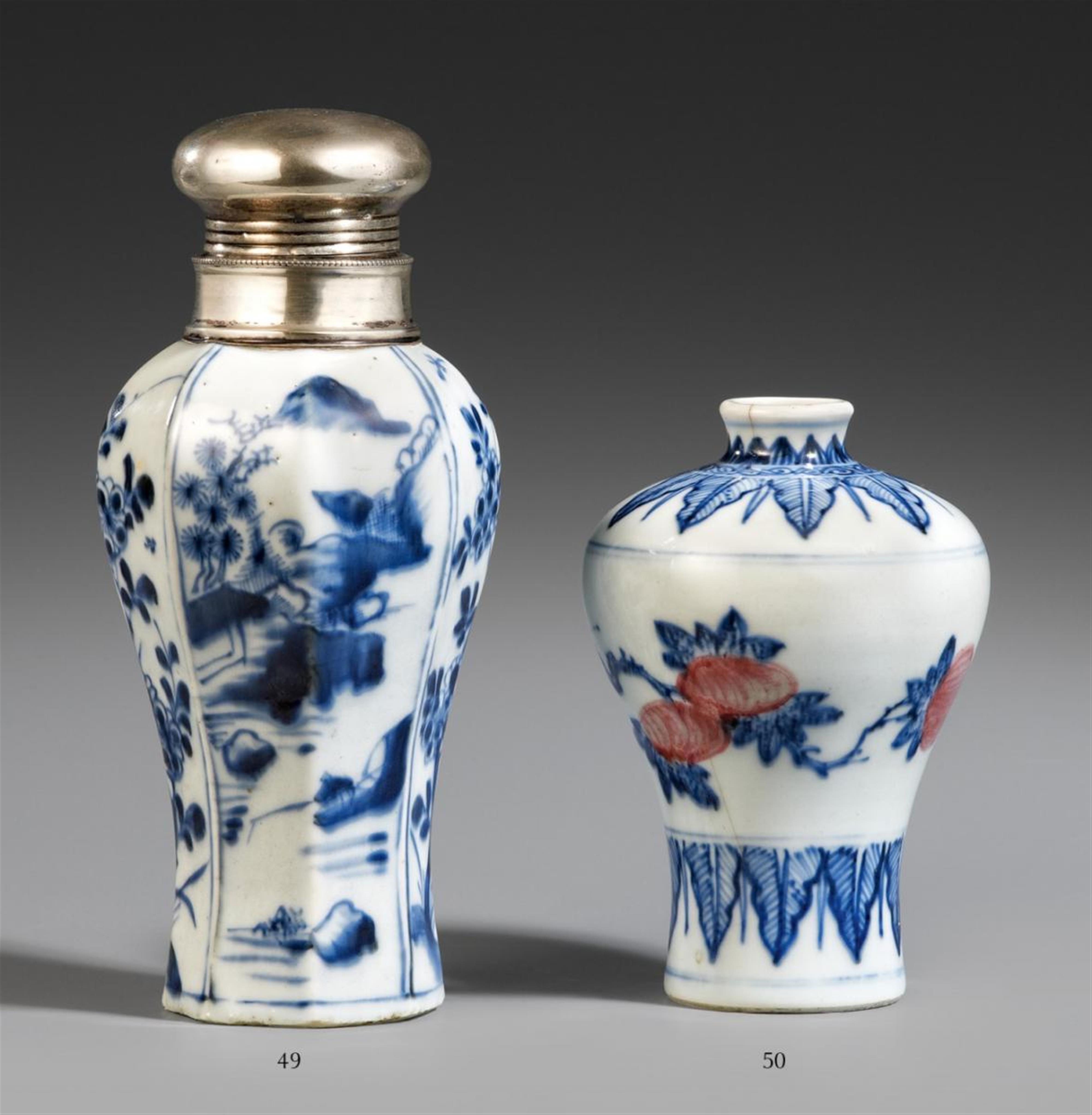 A blue and white vase with silver mount. 18th century - image-1