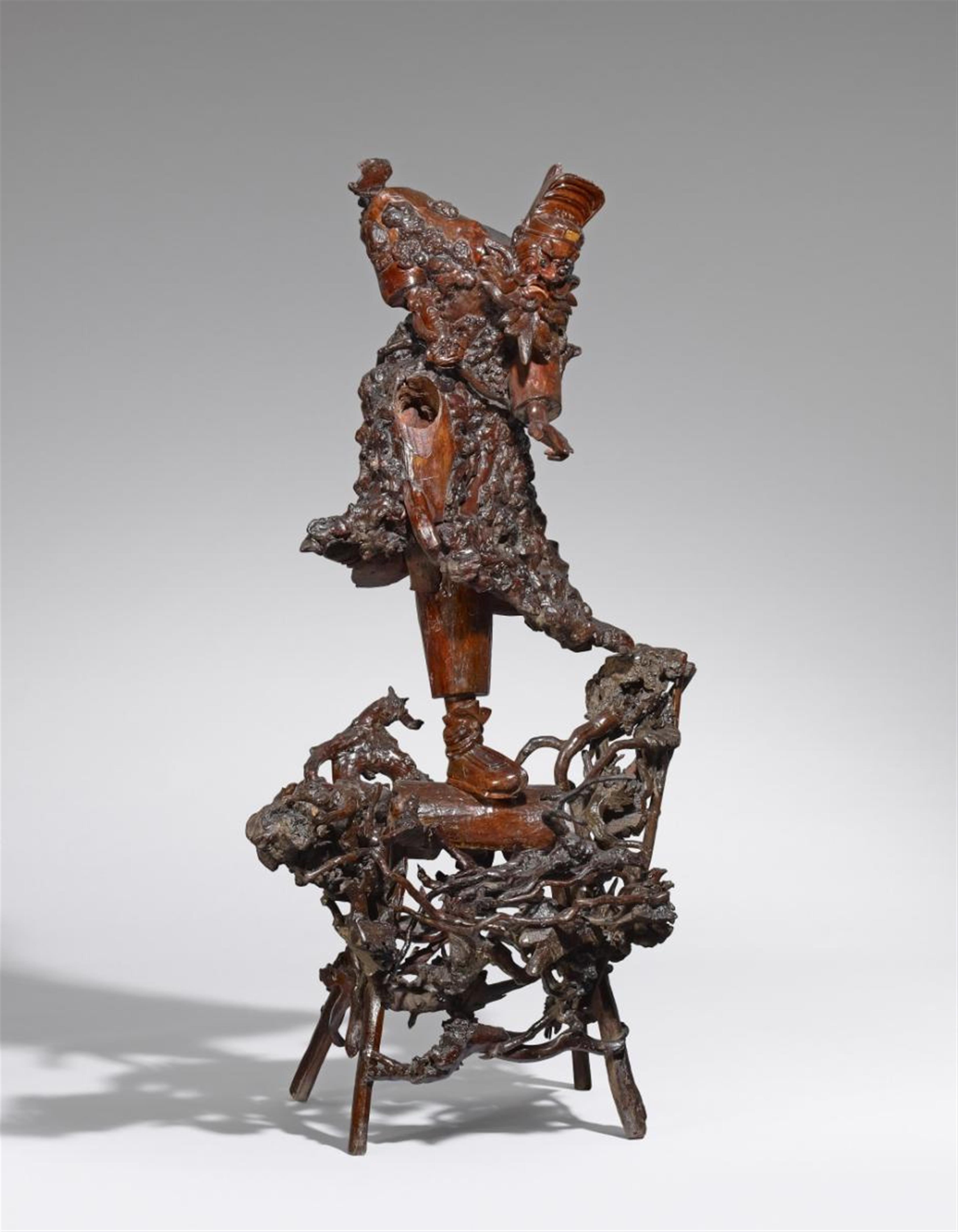 A root wood figure of Zhong Gui. Late 19th century - image-1