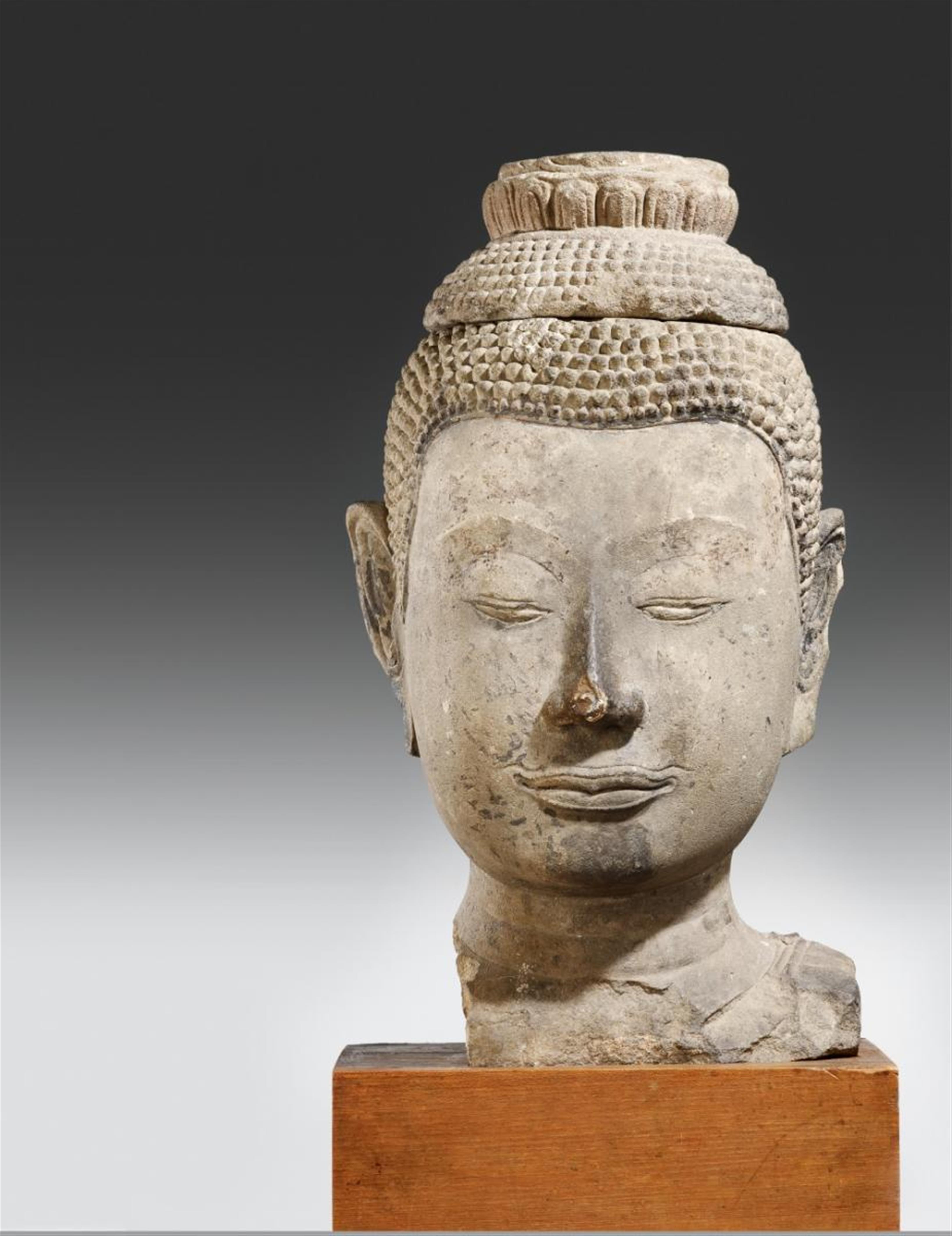 A very large Ayutthaya sandstone head of a Buddha. 16th century - image-1