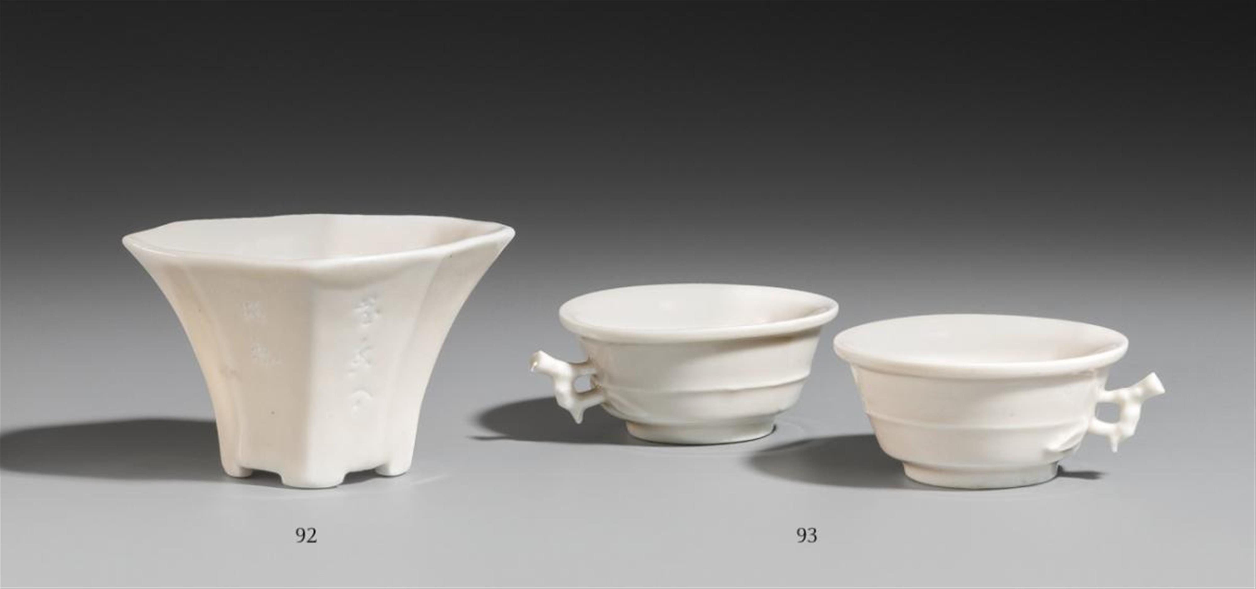 Achteckiger blanc de chine-Becher mit Kranichdekor. Dehua. Kangxi-Periode (1662-1722) - image-1