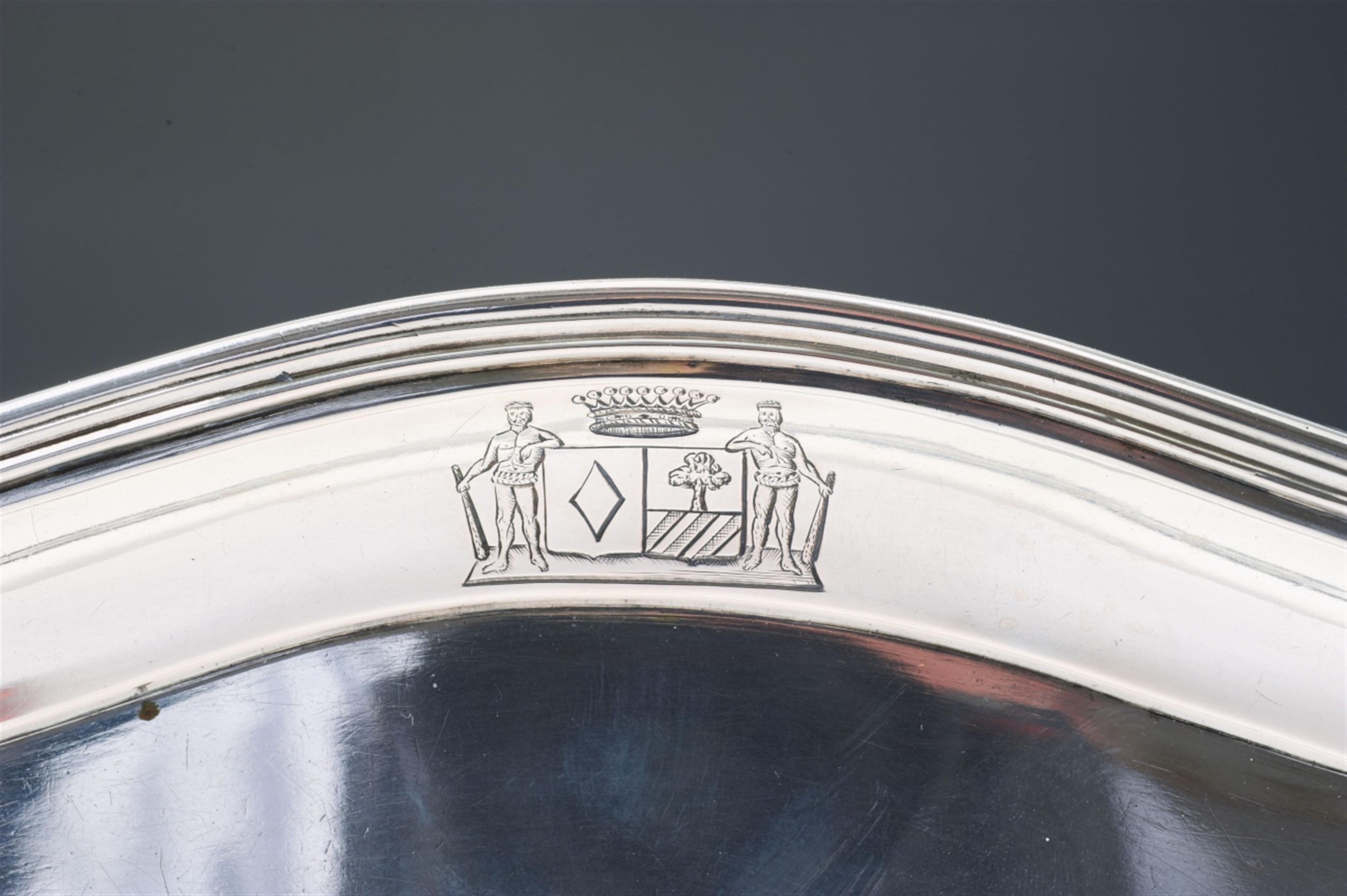 A Berlin silver tray made for the Dukes of Schwerin. Engraved with the arms of alliance of the Dukes of Schwerin and the Brandt von Landau family. Marks of Johann Christoph Demessieur, 1855. - image-2