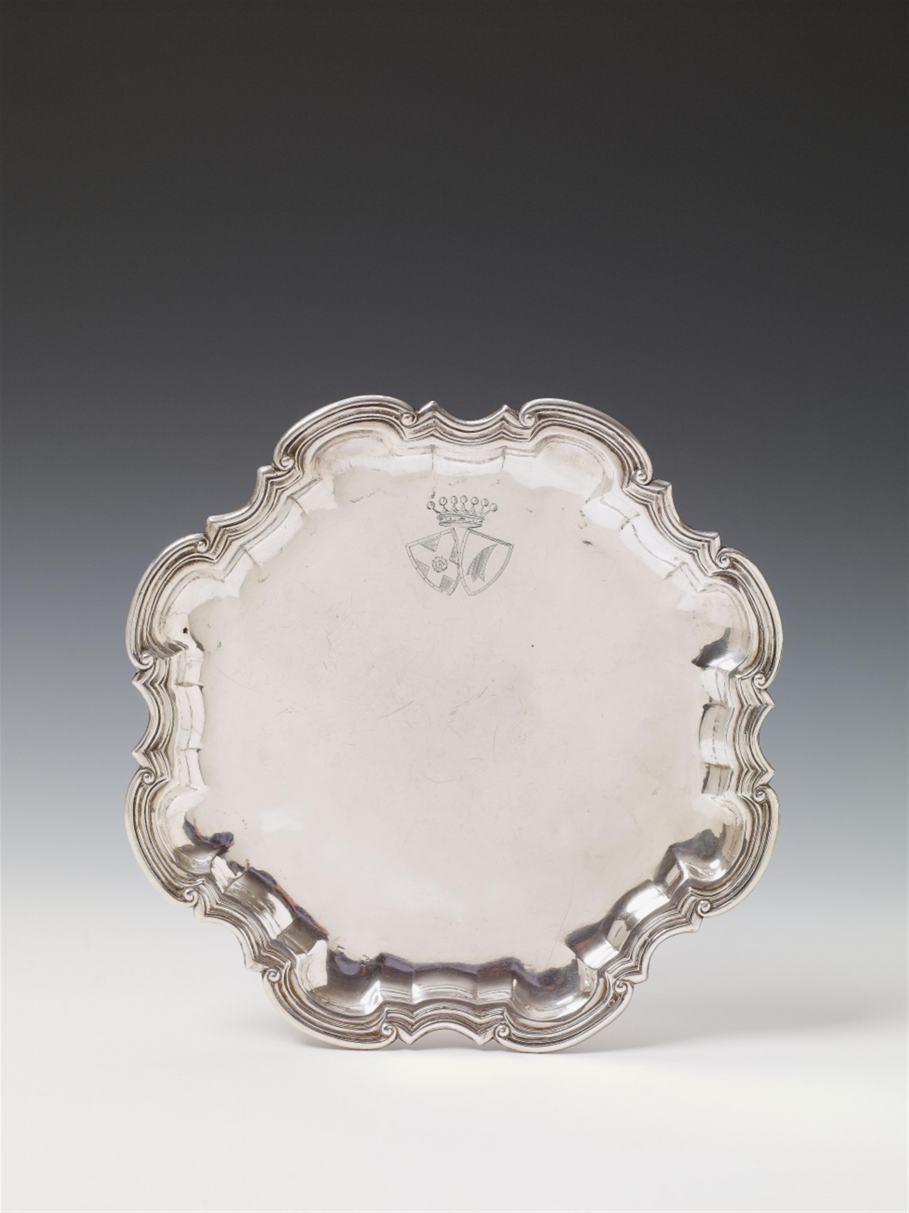 A Münster baroque silver tray. Engraved with the arms of alliance of the von Oppen and von Vincke families. Marks of Theodor Hermann Crater, 1731 - 55. - image-1