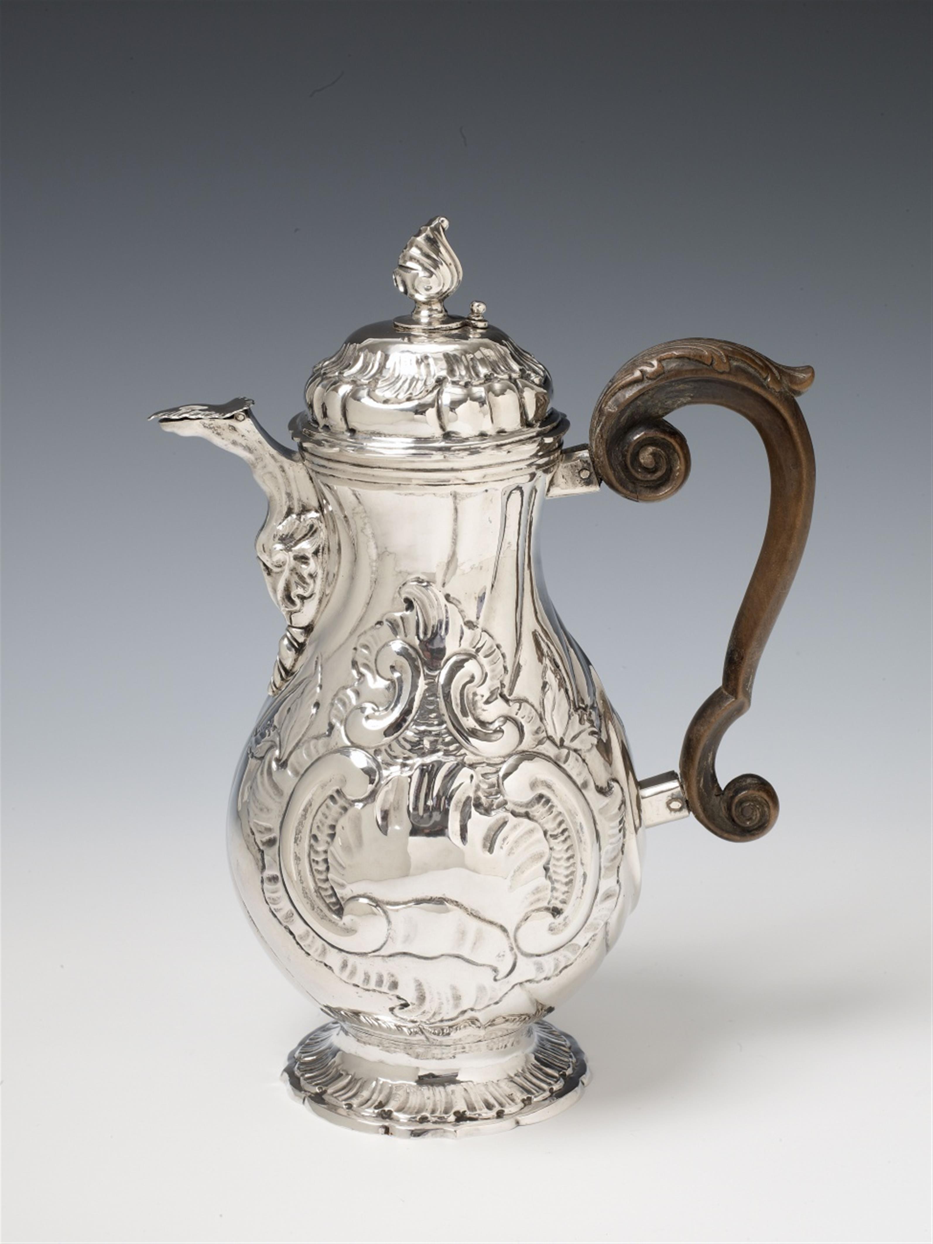 A Nuremberg silver hot chocolate pot. The handle of wood. Marks of Georg Nicolaus I Bierfreund, 1753 - 63. - image-1