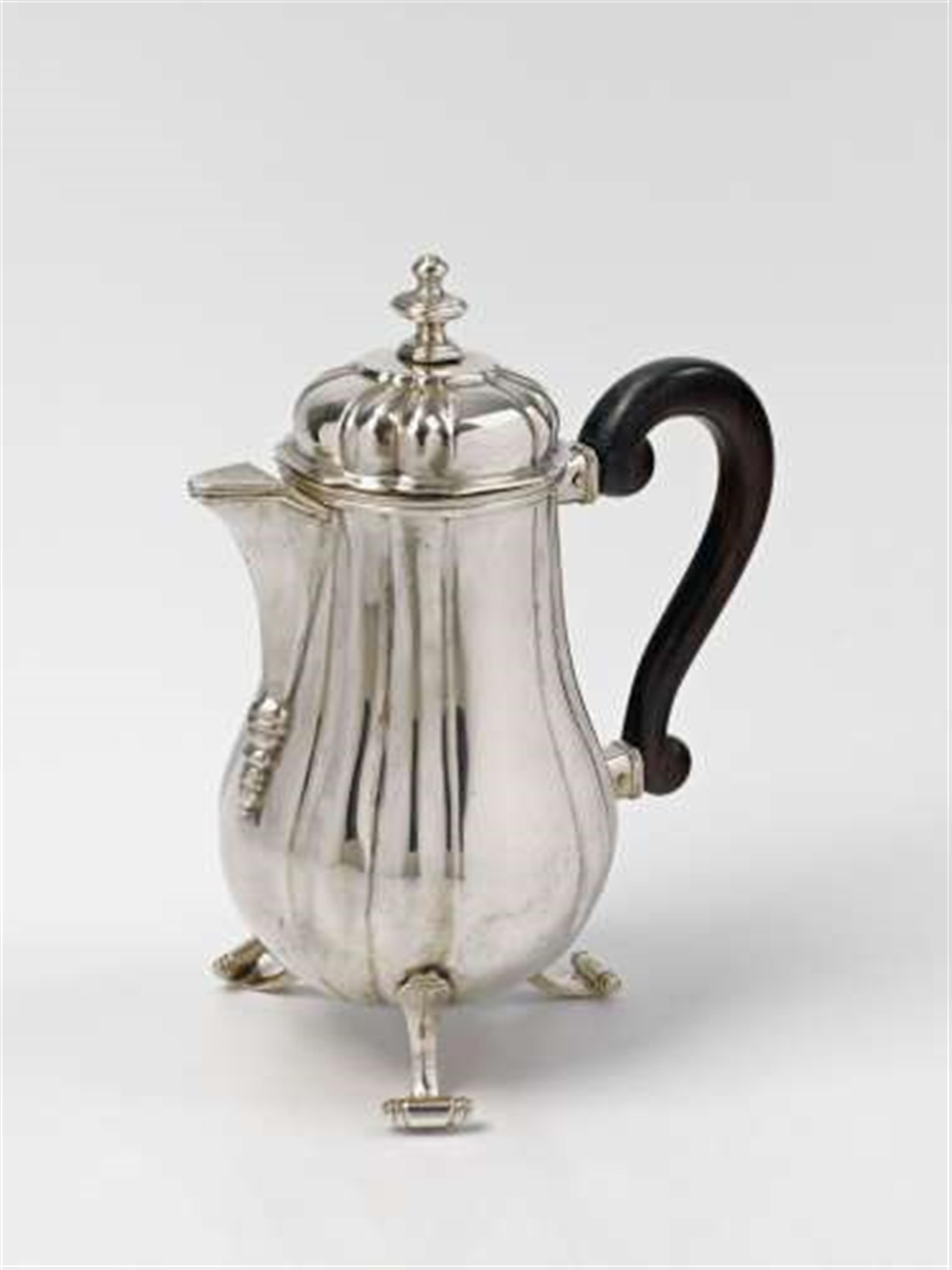 A rare Xanten silver coffee pot. The handles of wood. Marks of Conrad Cornely, ca. 1771 - 75. - image-2