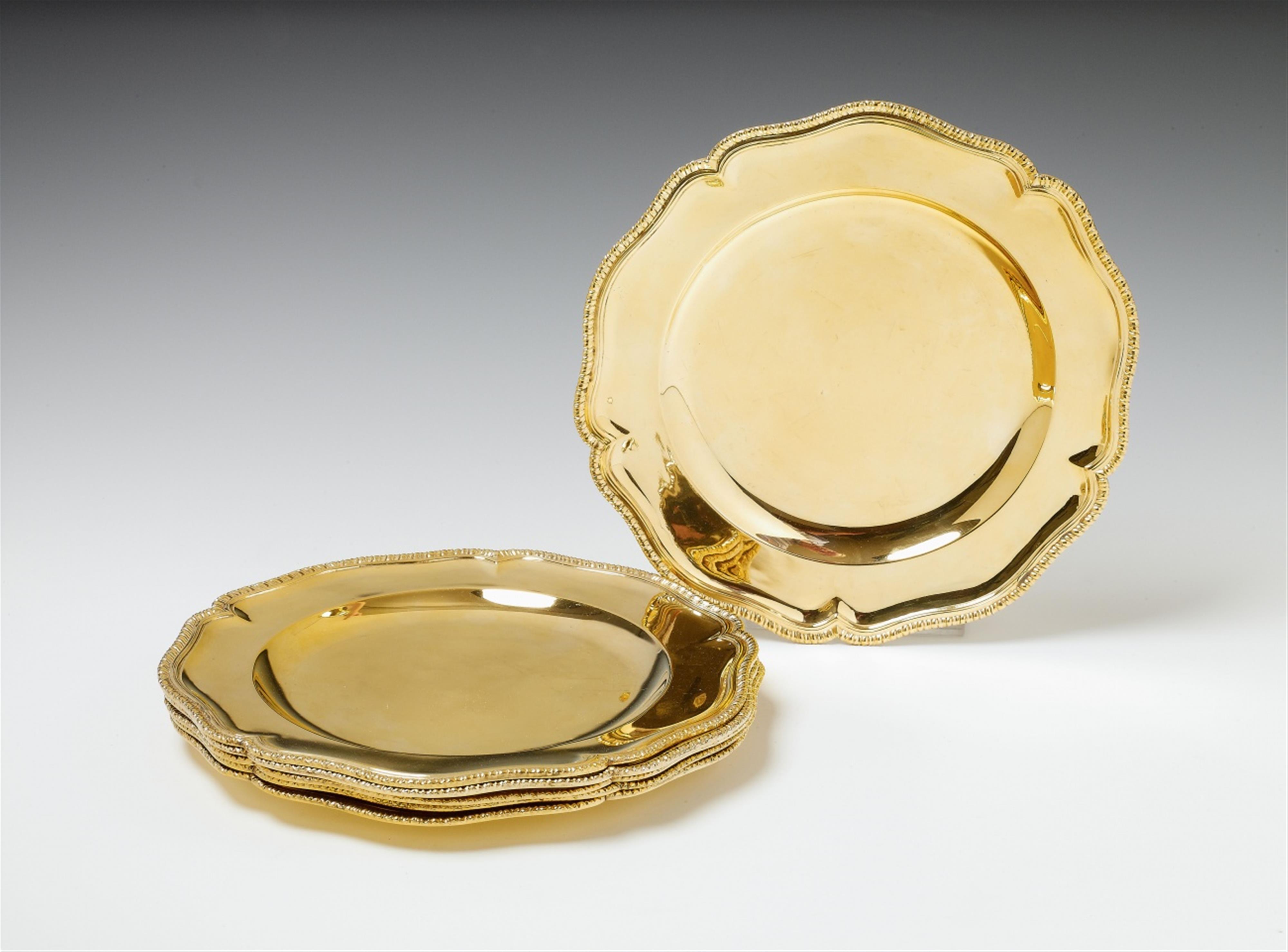 Six George II London silver gilt plates. Regilt. Marks of William Cripps, 1753. - image-1