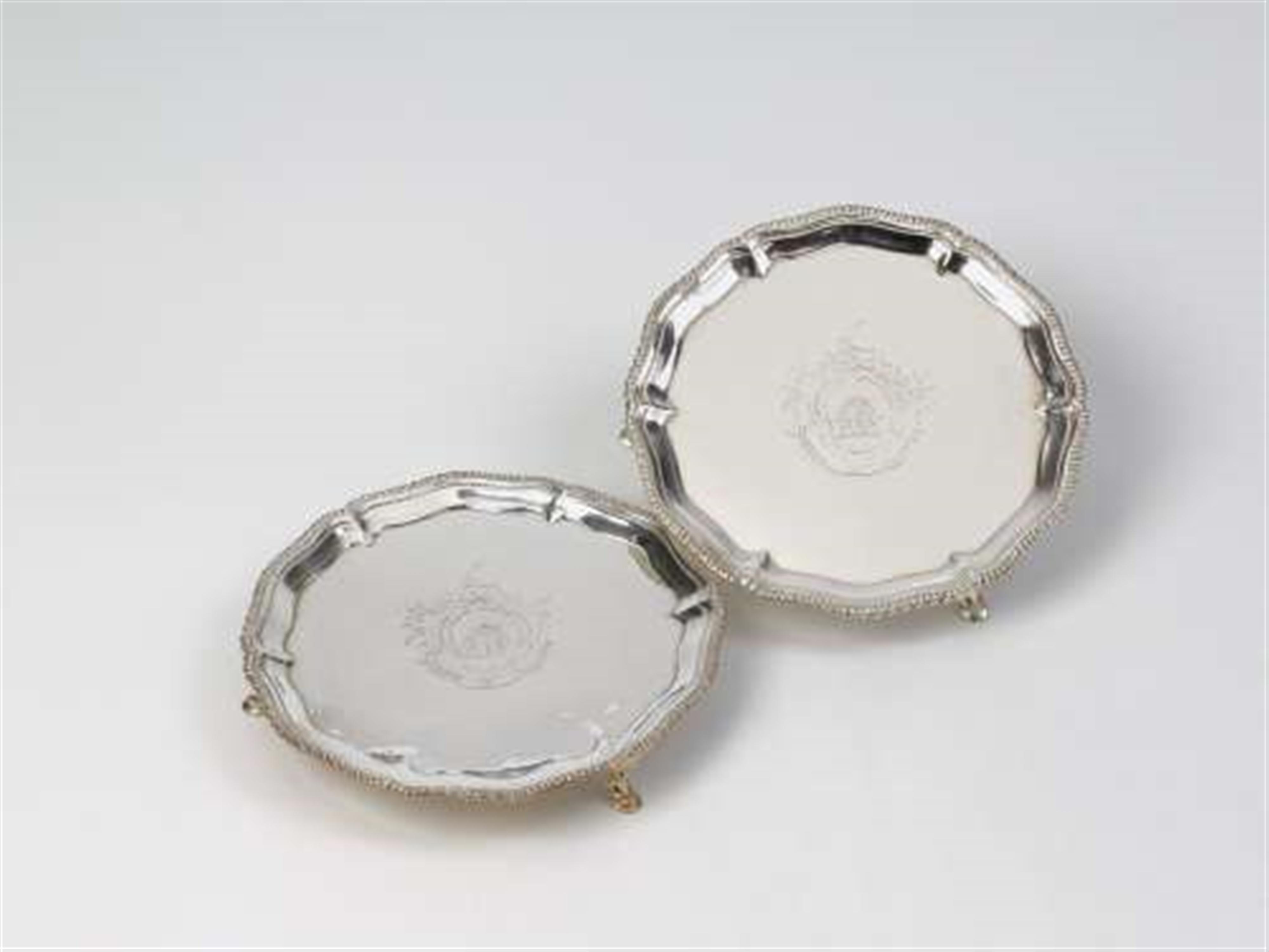 Paar George III Salver - image-2