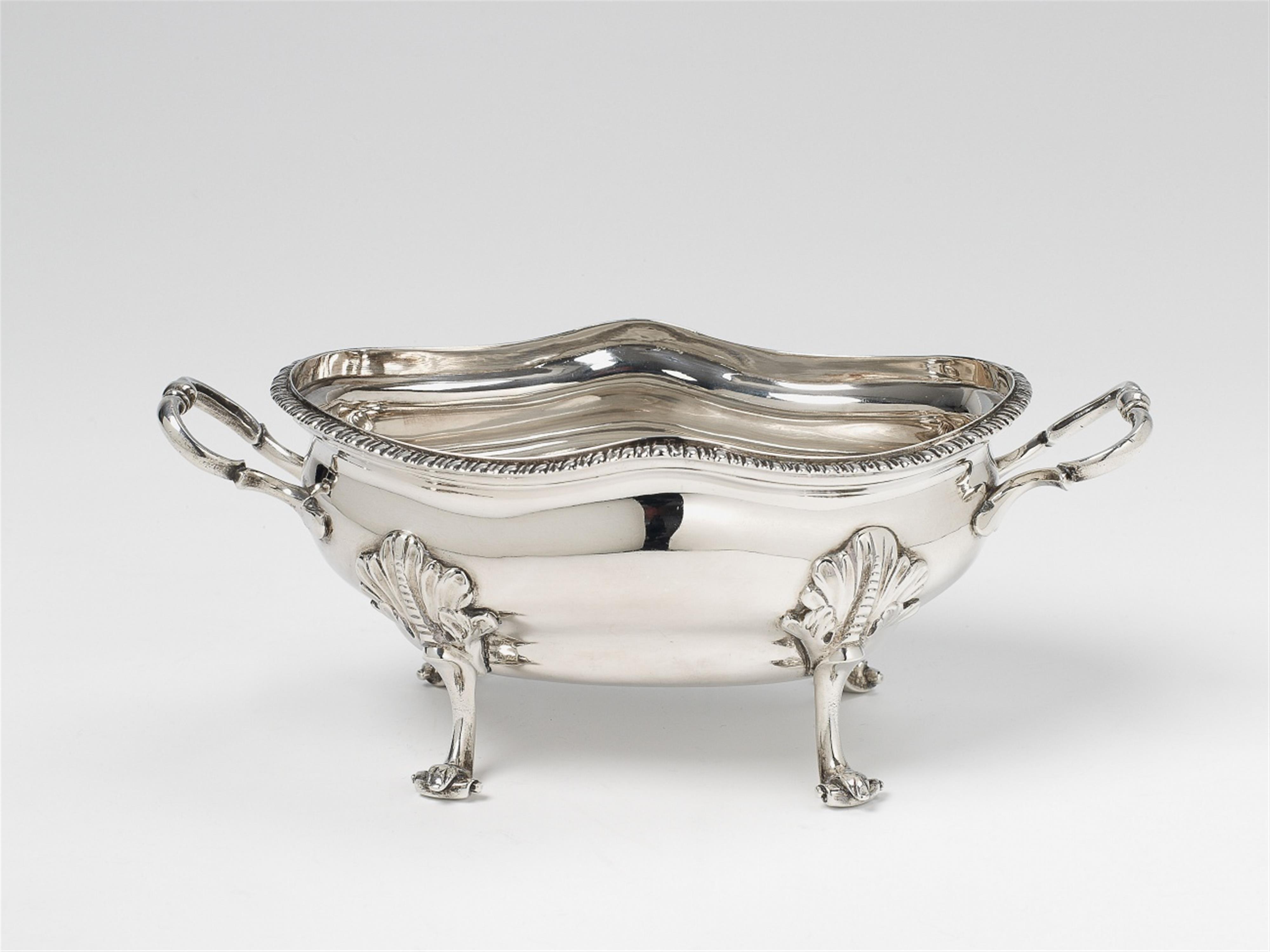 A George III London silver sauce boat. Marks of master FG, 1769. - image-2