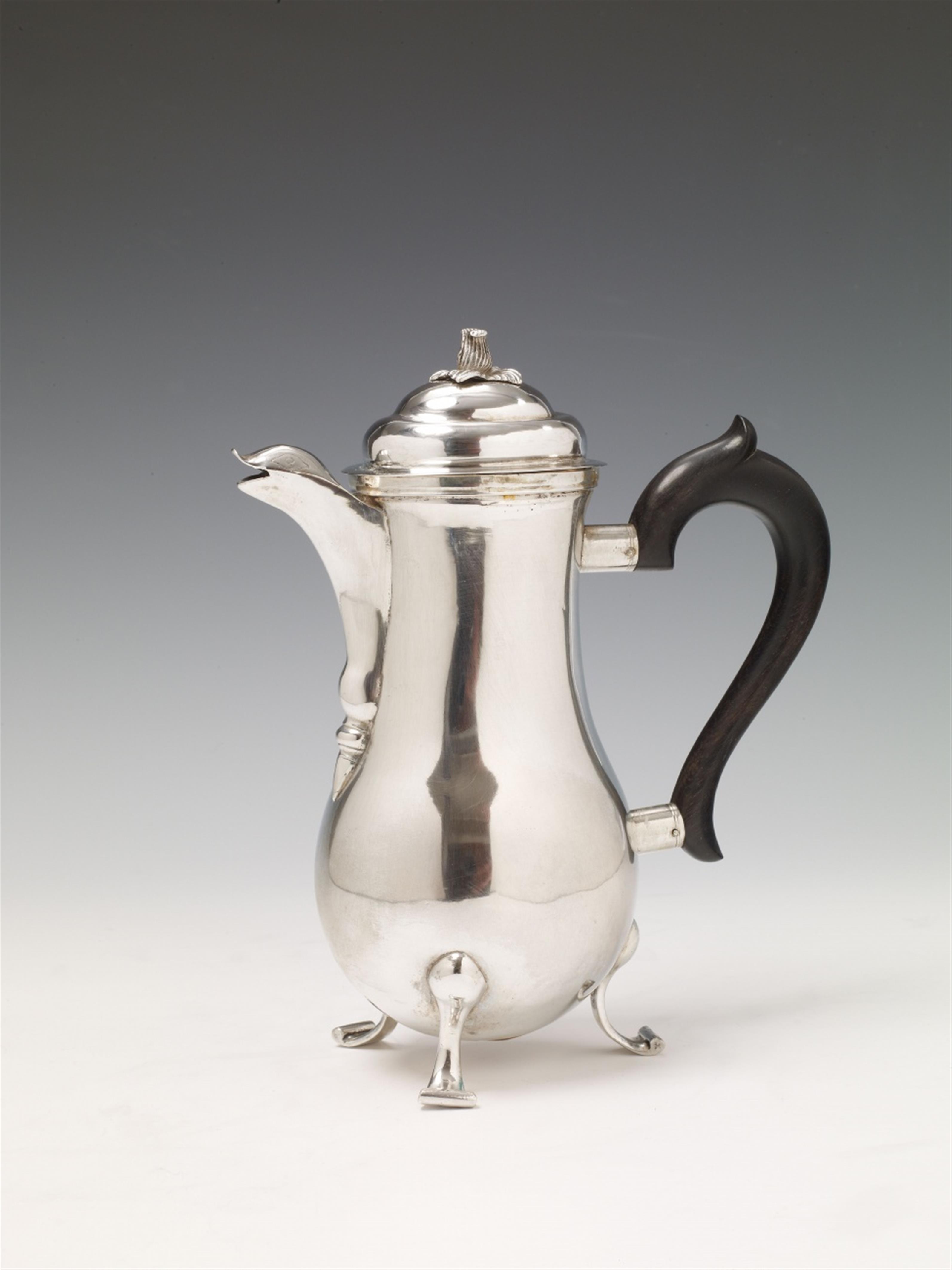 A Lausanne silver coffee pot. The handle of wood. With a small dent to the lid. Indistinct maker's mark, ca. 1770. - image-1