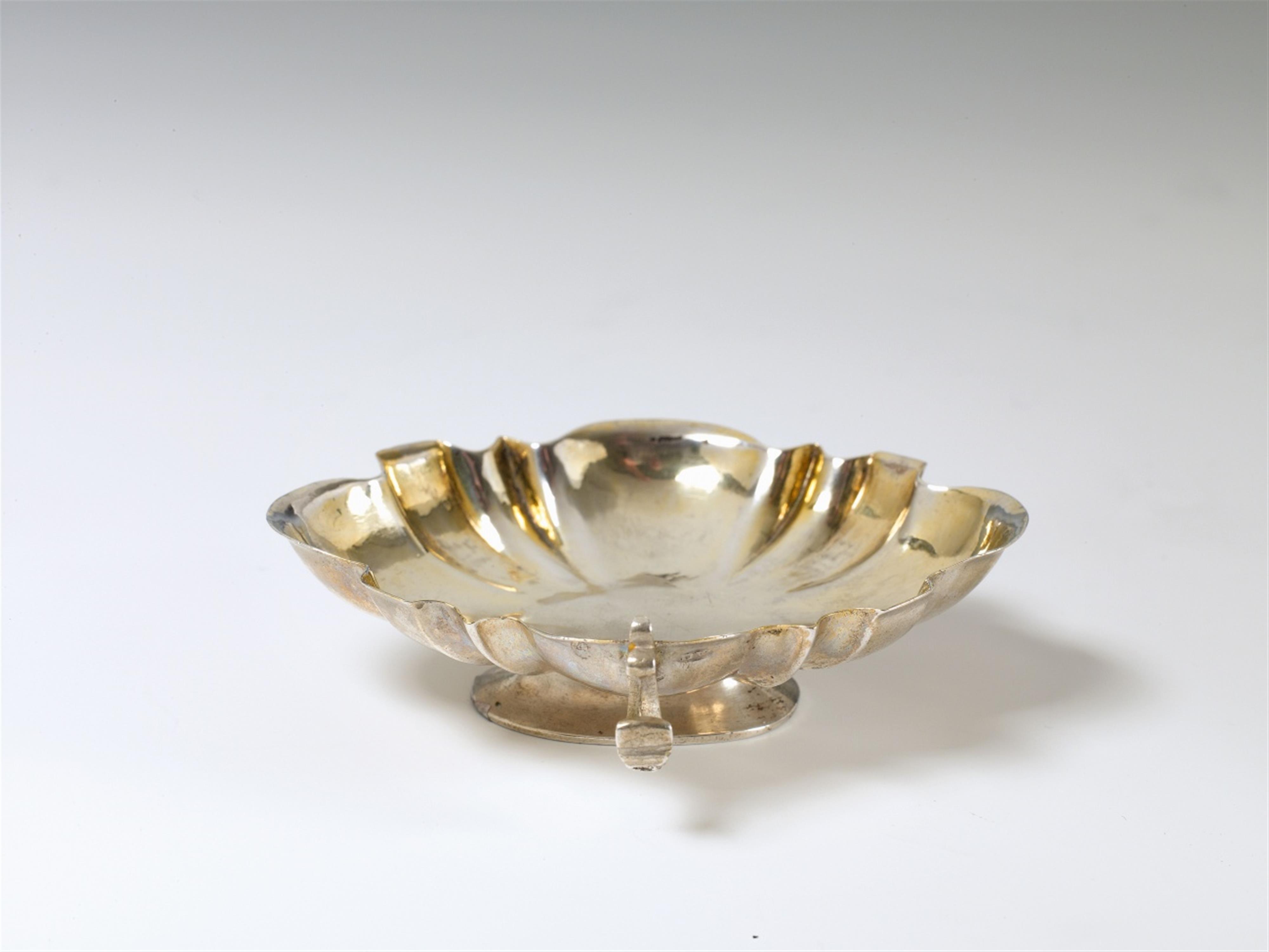 A small Augsburg silver interior gilt tasting dish. Marks of David II Weinold, 1729 - 33. - image-1