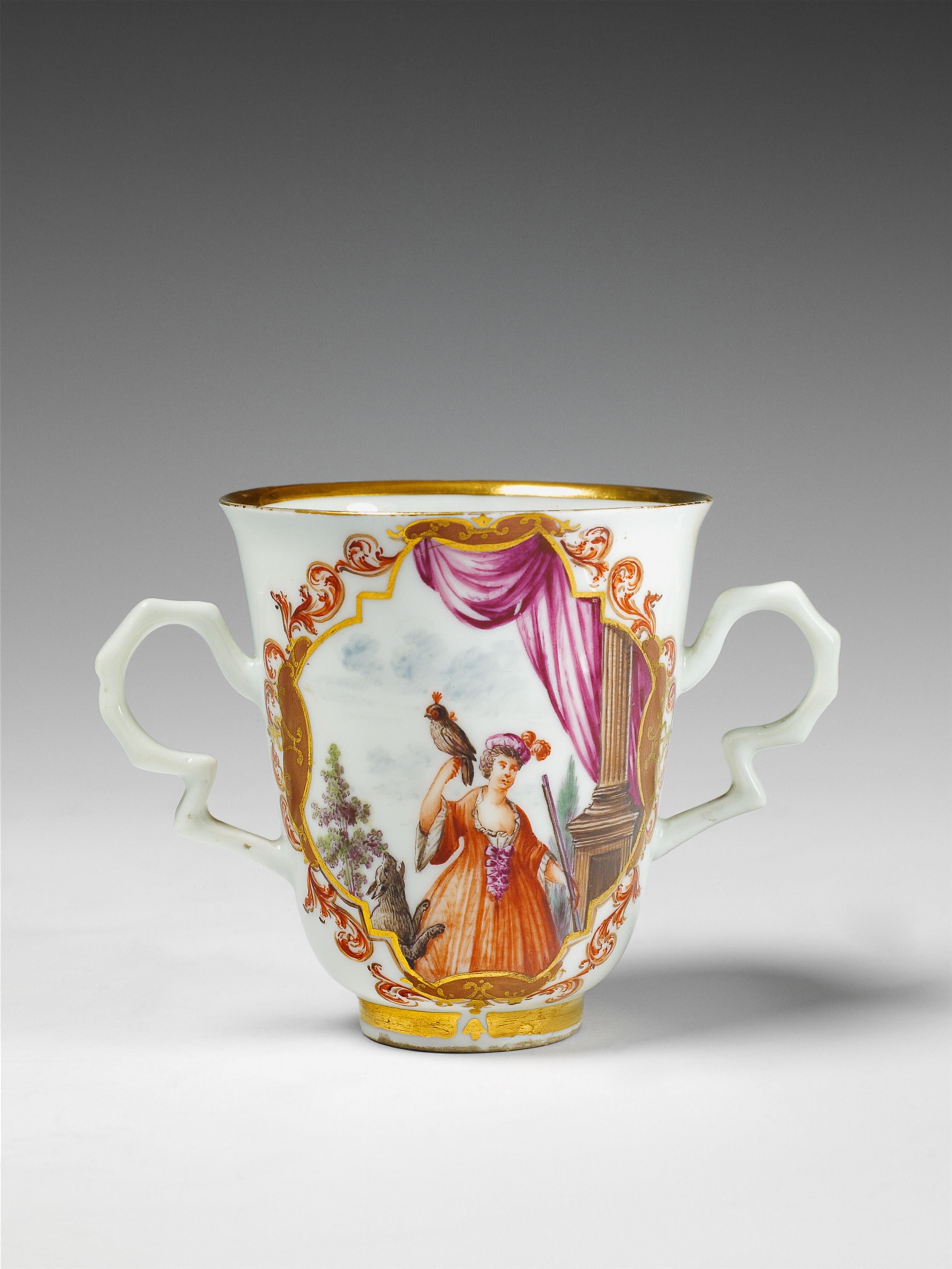 A Meissen porcelain beaker in a silver trembleuse form holder. - image-2