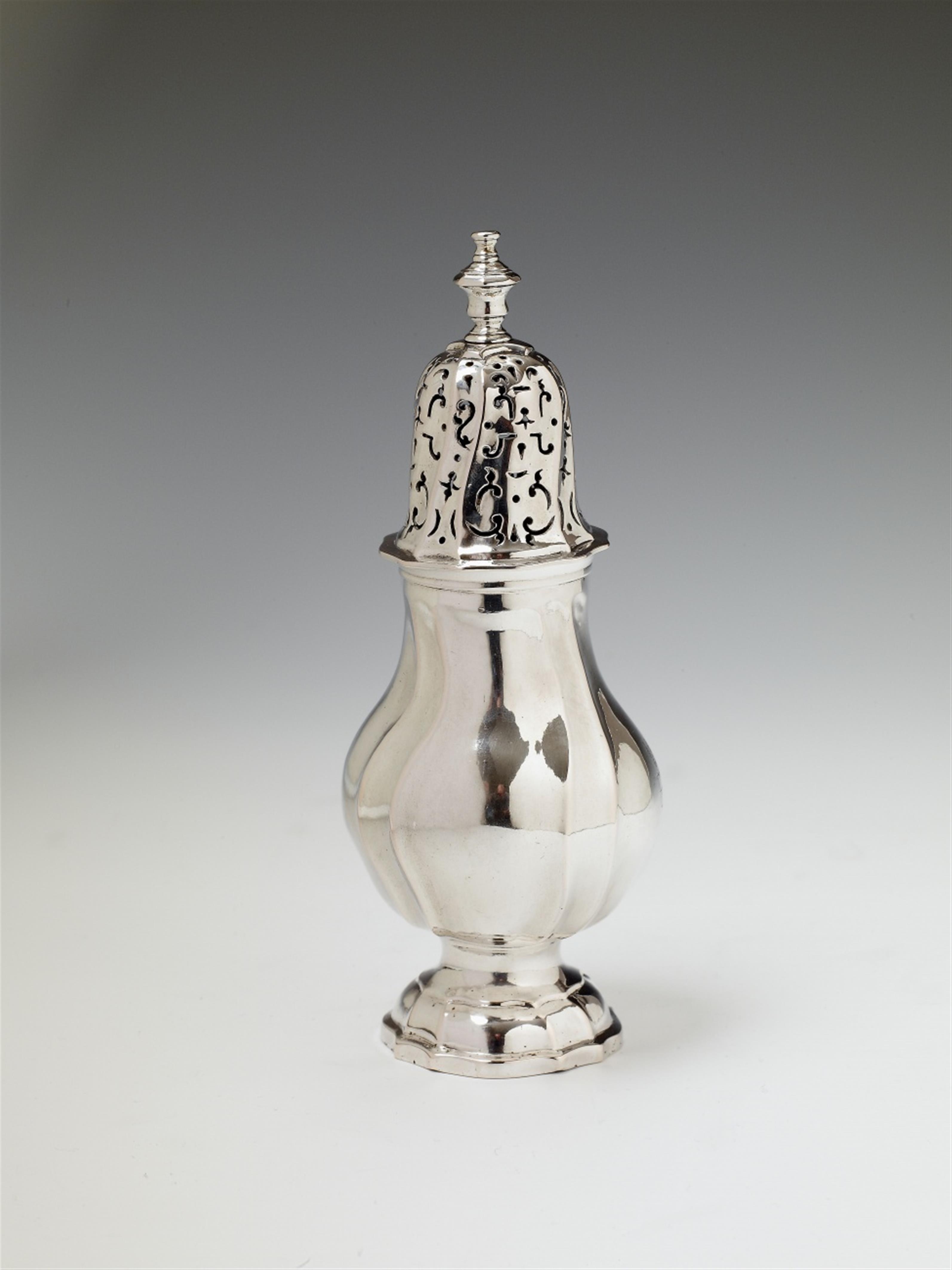 A Hannover silver sugar caster. Engraved with a small coat of arms. Marks of Johann Jobst Soehlke, 1766. - image-1